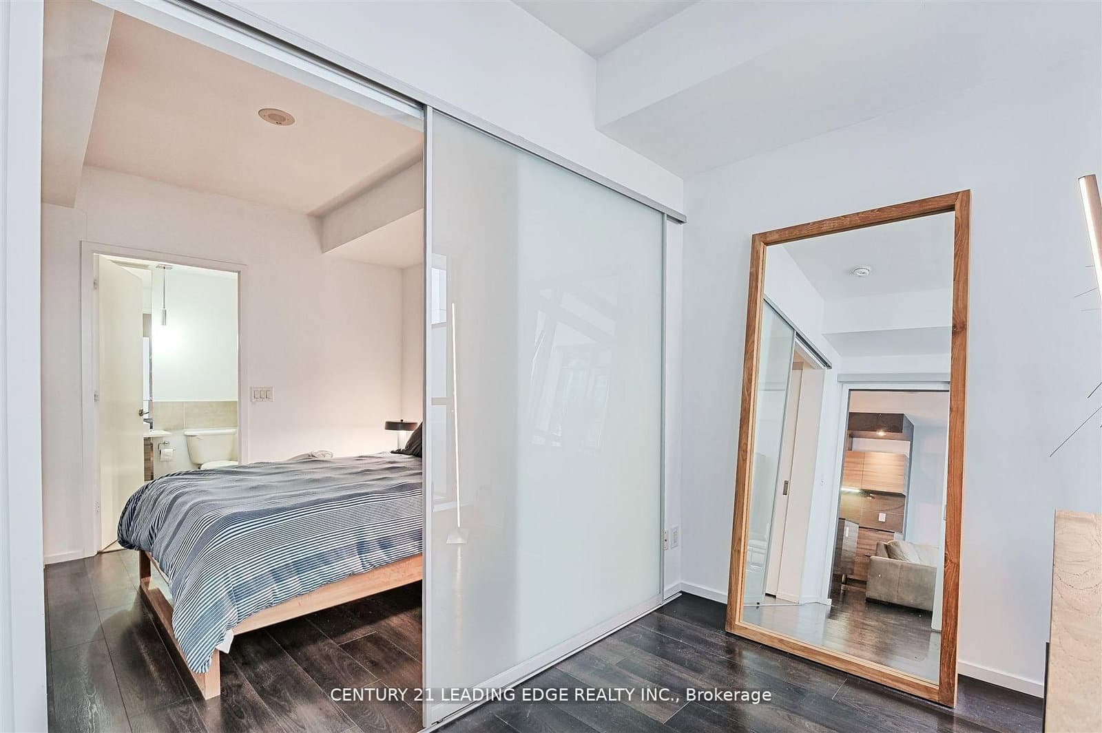 8 Charlotte Street, Unit 405 thumbnail 13