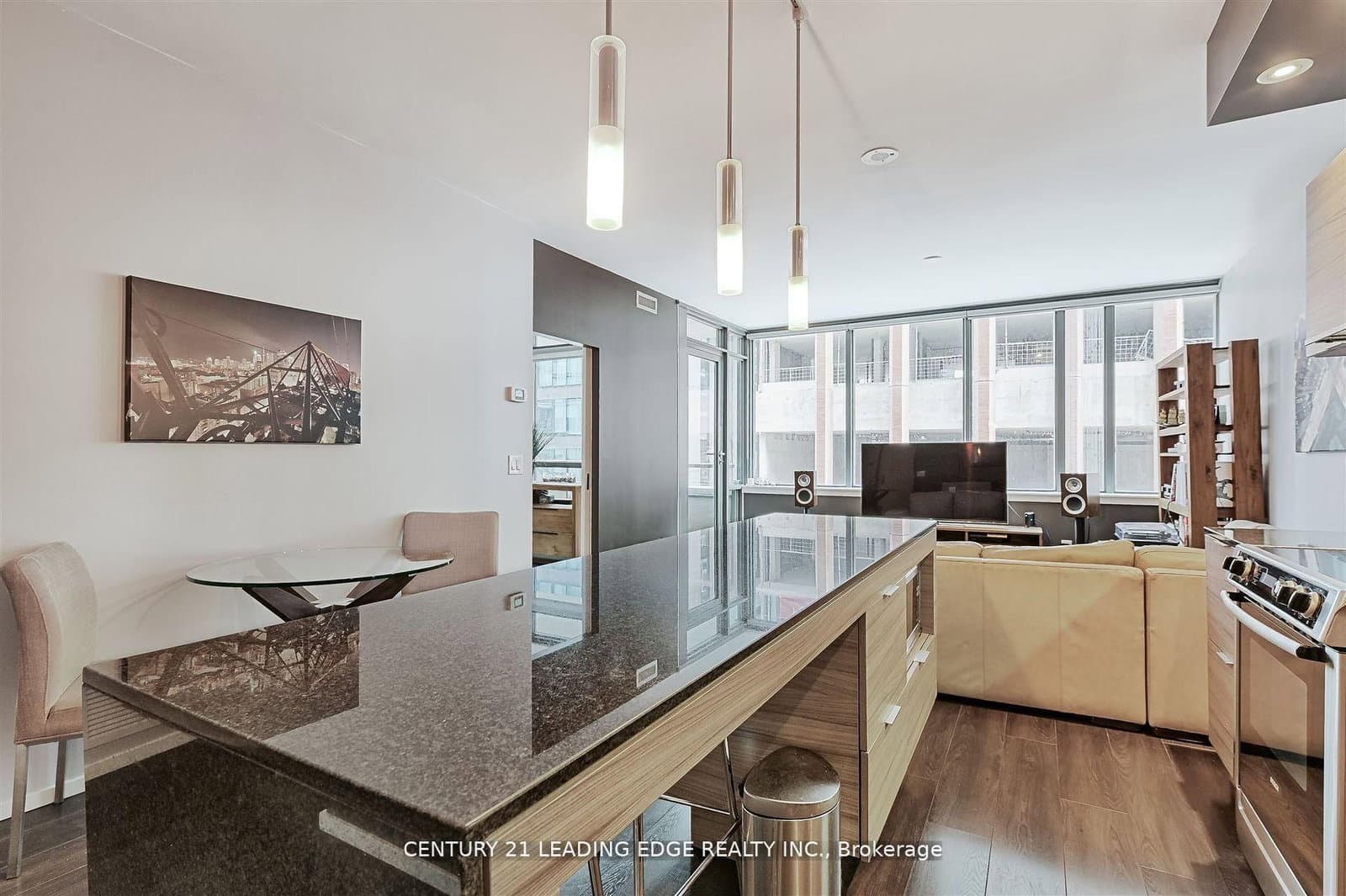 8 Charlotte Street, Unit 405 thumbnail 4