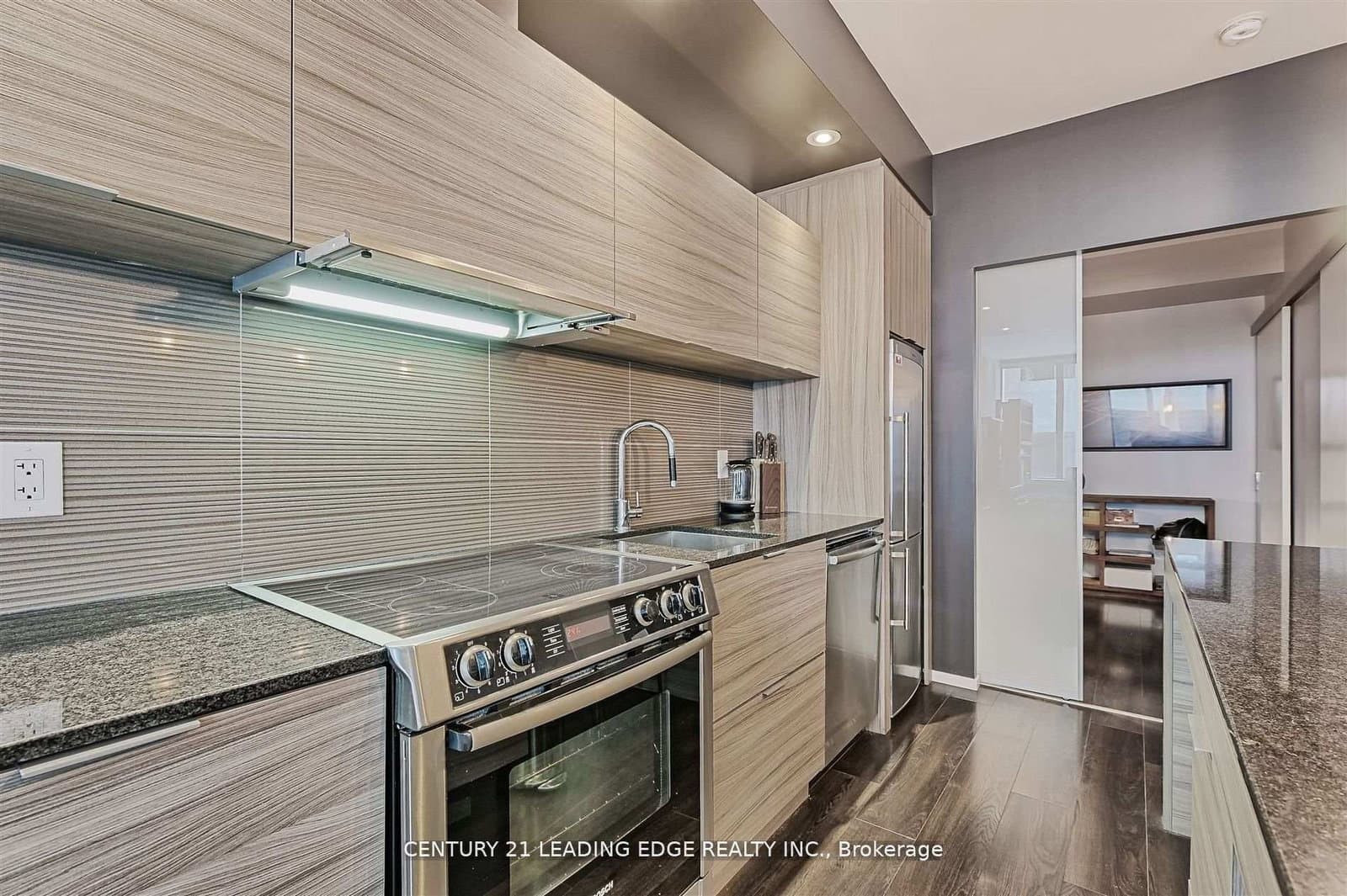 8 Charlotte Street, Unit 405 thumbnail 5
