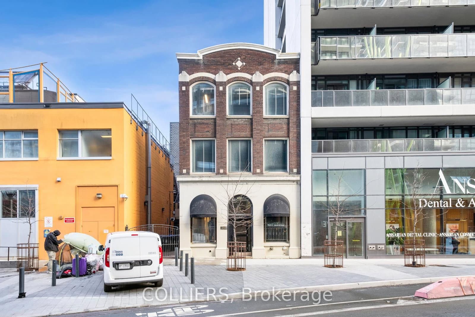 340 Richmond Street W - Image 1