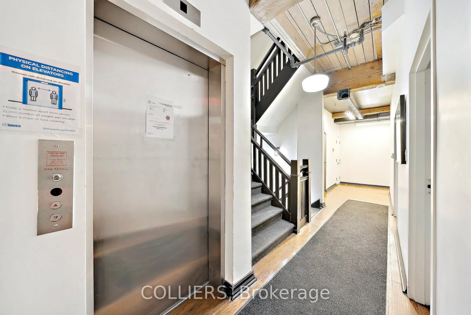 340 Richmond Street W thumbnail 10
