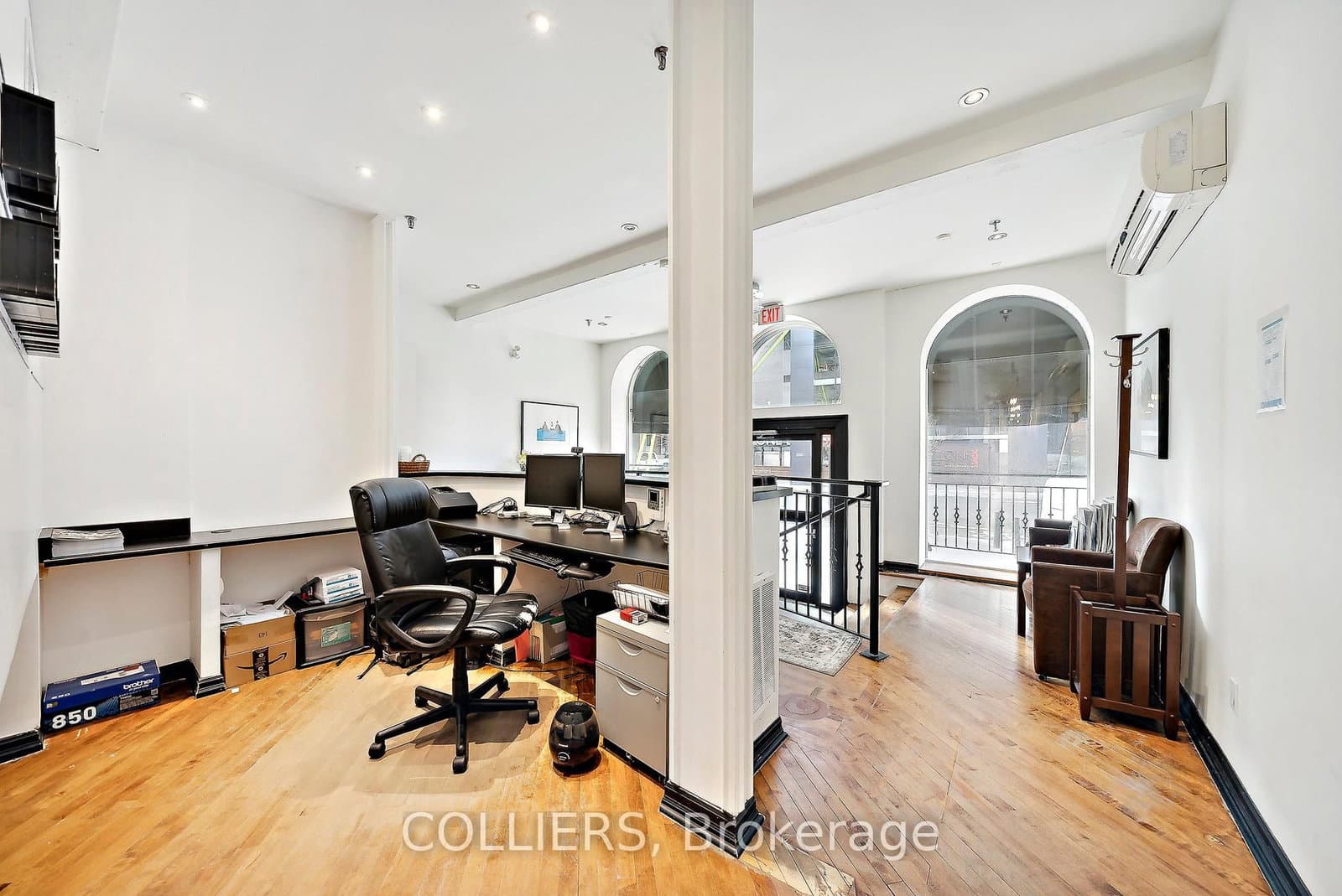 340 Richmond Street W thumbnail 3