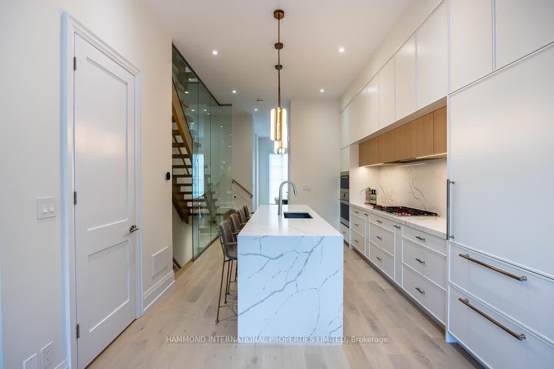 1173 Avenue Road thumbnail 10