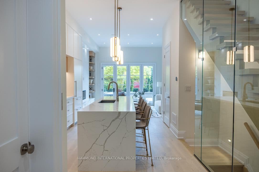 1173 Avenue Road thumbnail 5