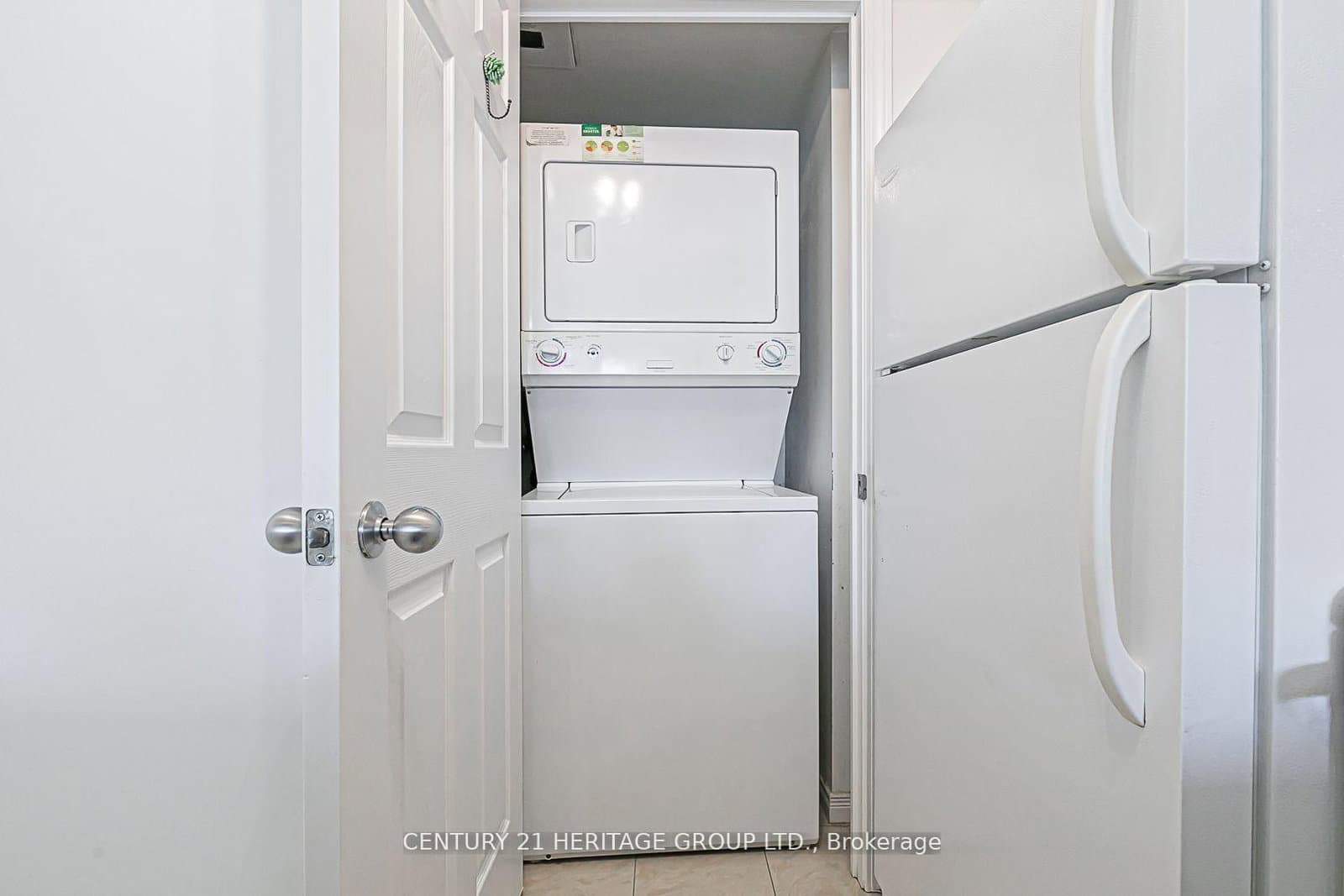 30 Harrison Garden Boulevard, Unit 701 thumbnail 12