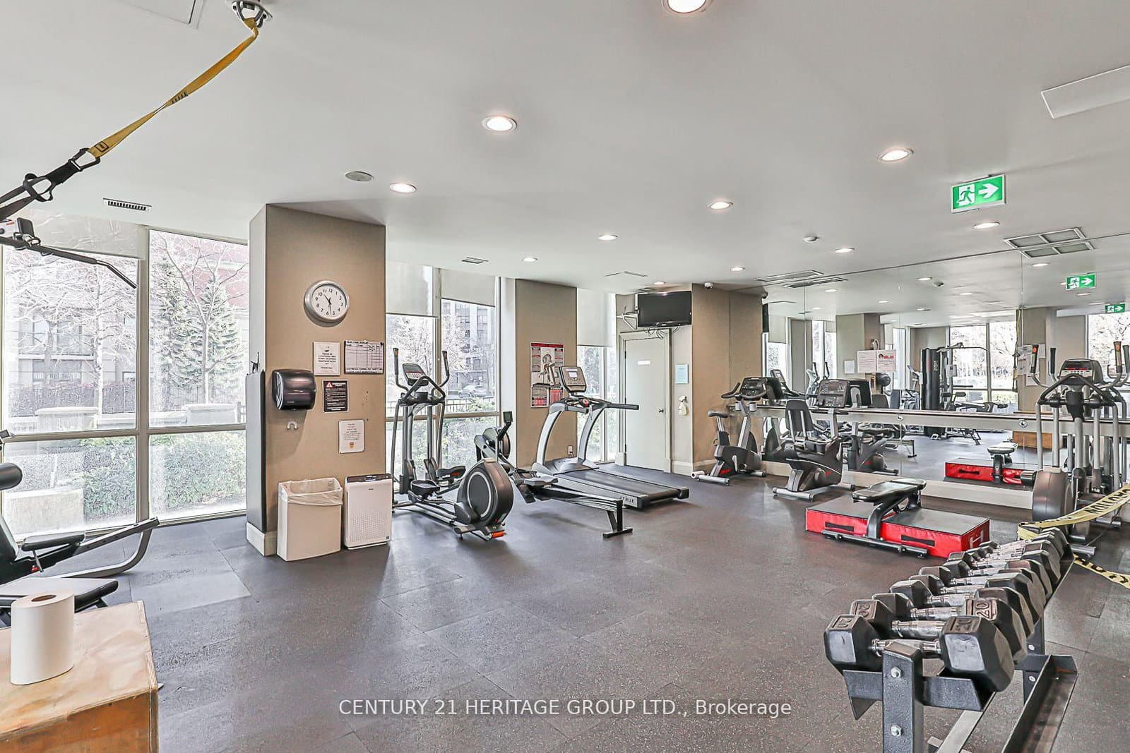 30 Harrison Garden Boulevard, Unit 701 thumbnail 15