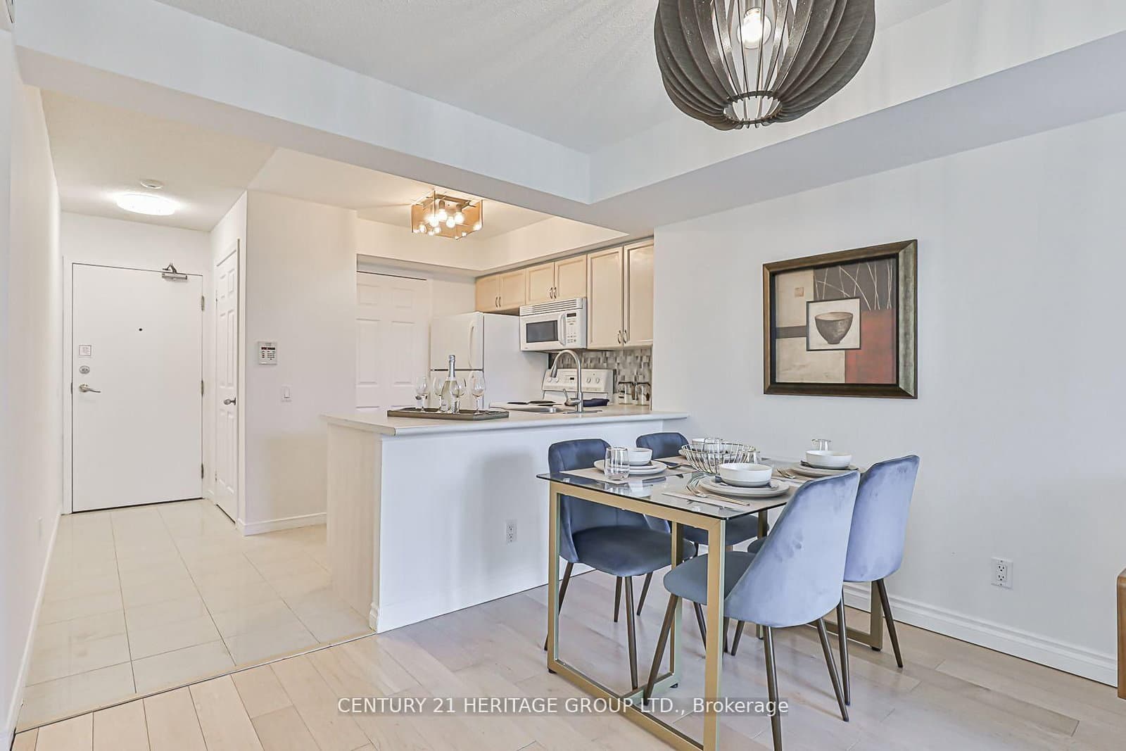 30 Harrison Garden Boulevard, Unit 701 thumbnail 2