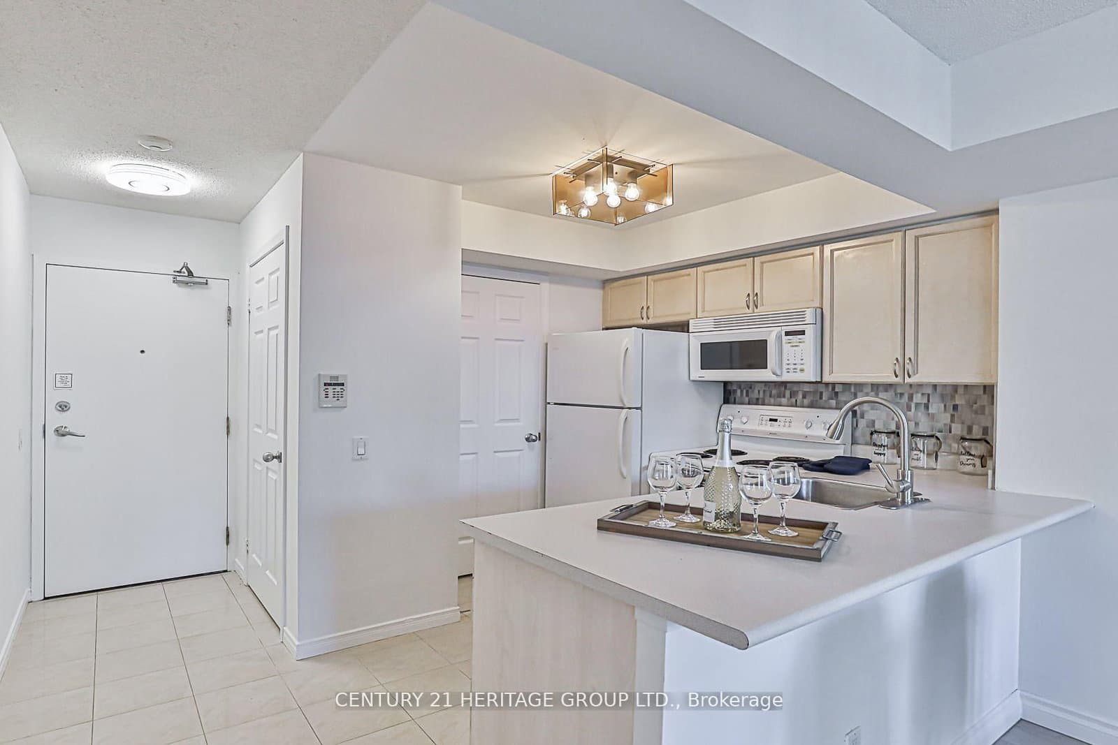 30 Harrison Garden Boulevard, Unit 701 thumbnail 3