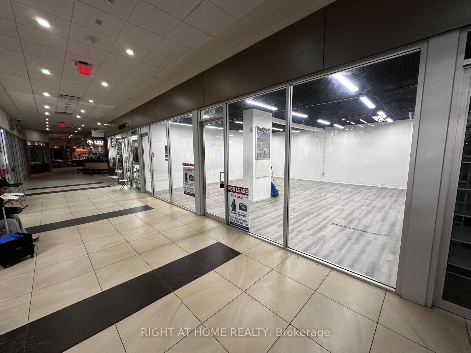 384 Yonge Street, Unit 39 thumbnail 3
