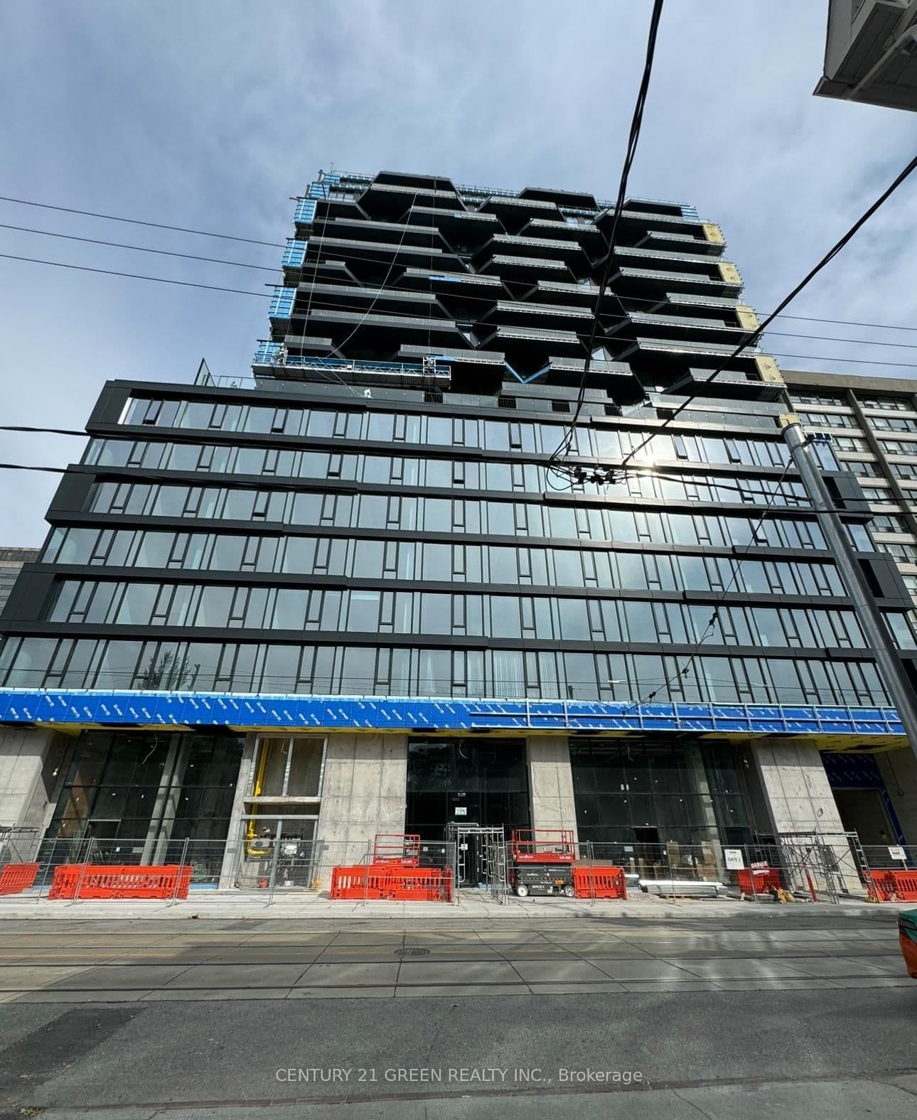 #411 - 195 McCaul Street