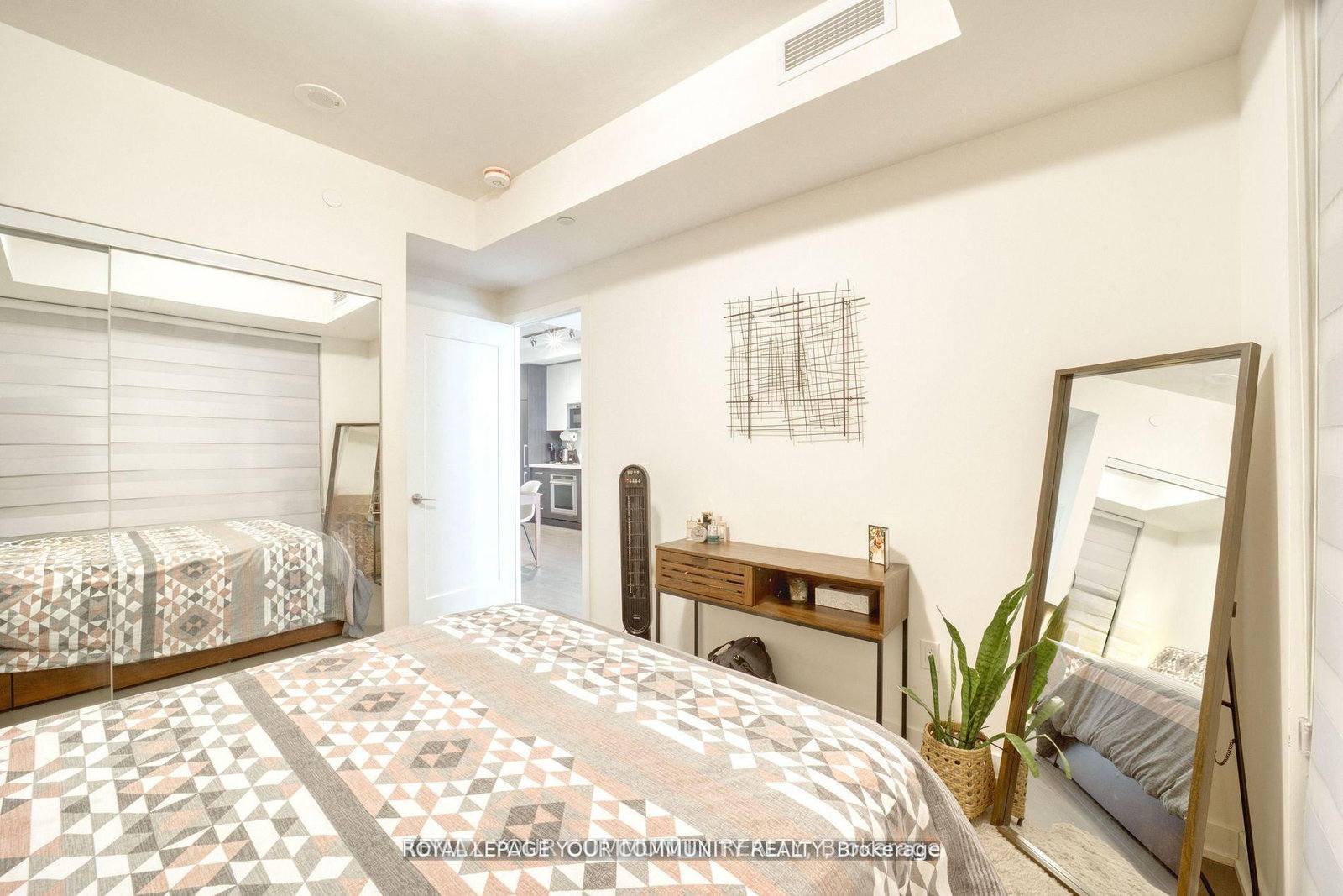 330 Richmond Street W, Unit 1711 thumbnail 14