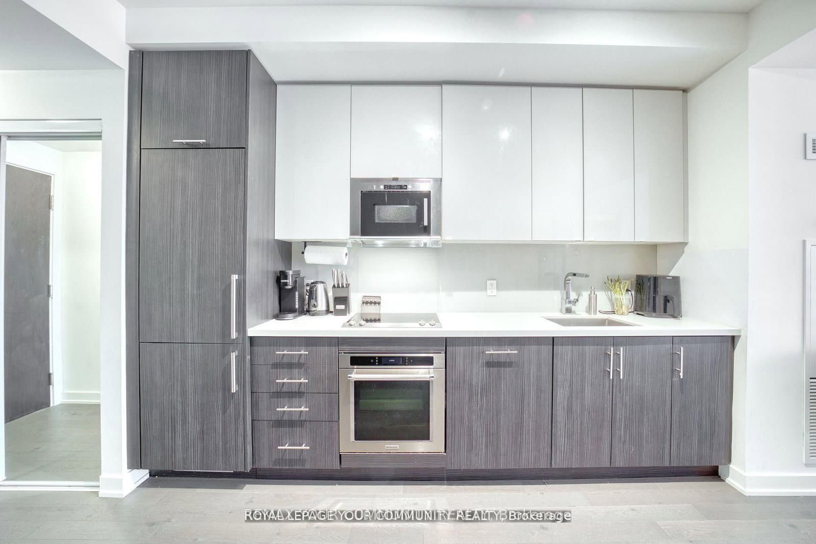 330 Richmond Street W, Unit 1711 thumbnail 4