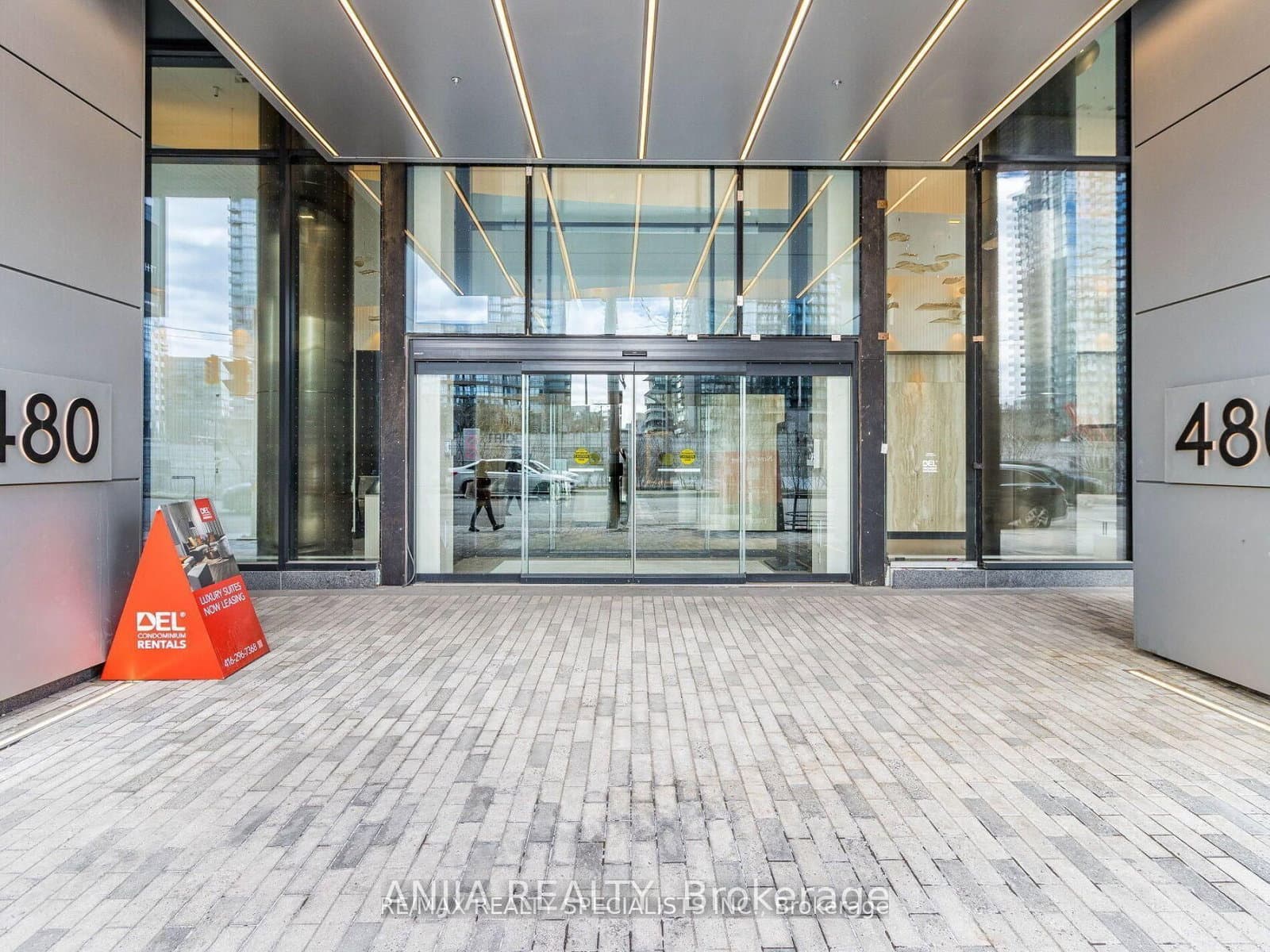 480 Front Street W, Unit 1011