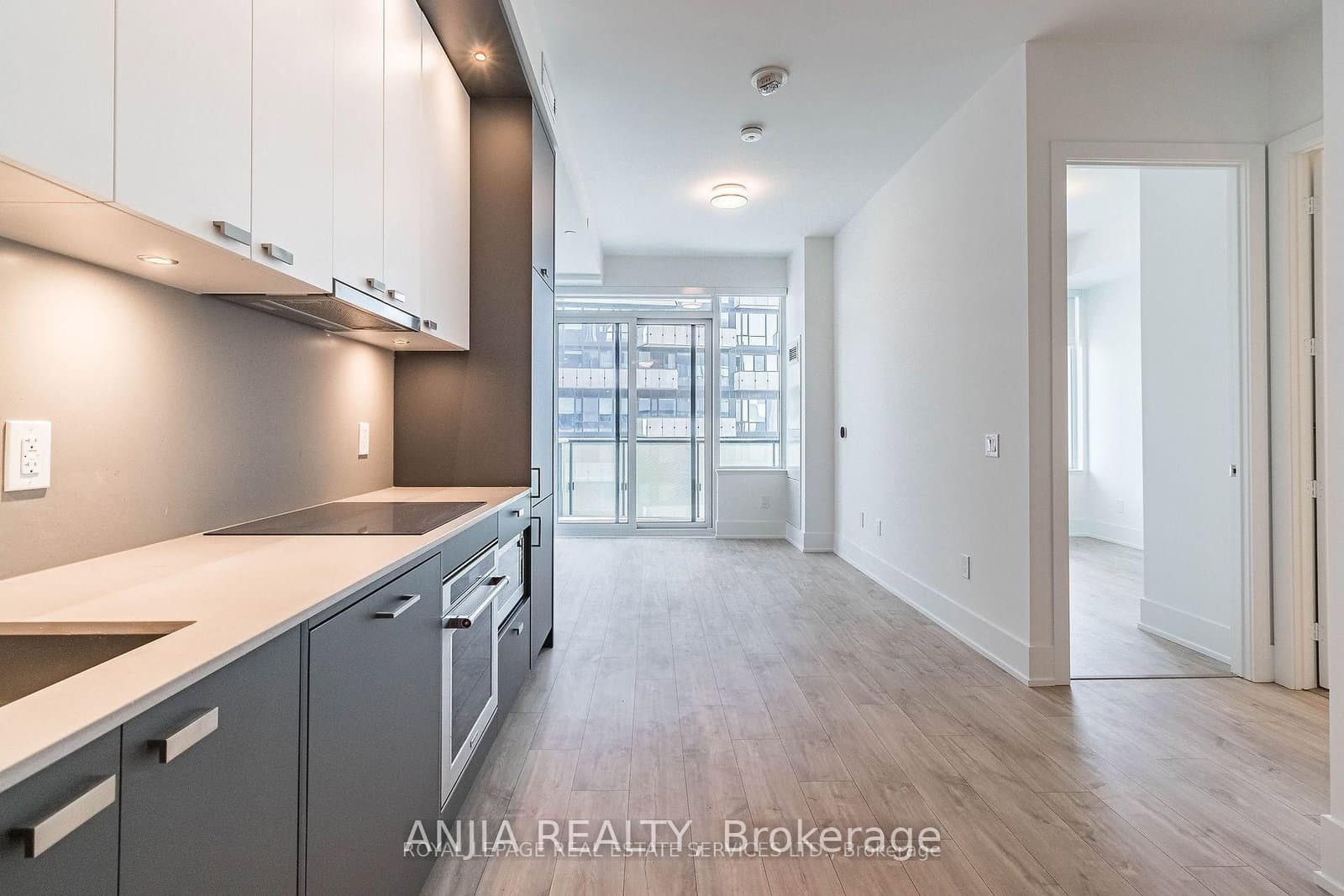 480 Front Street W, Unit 1011 thumbnail 8