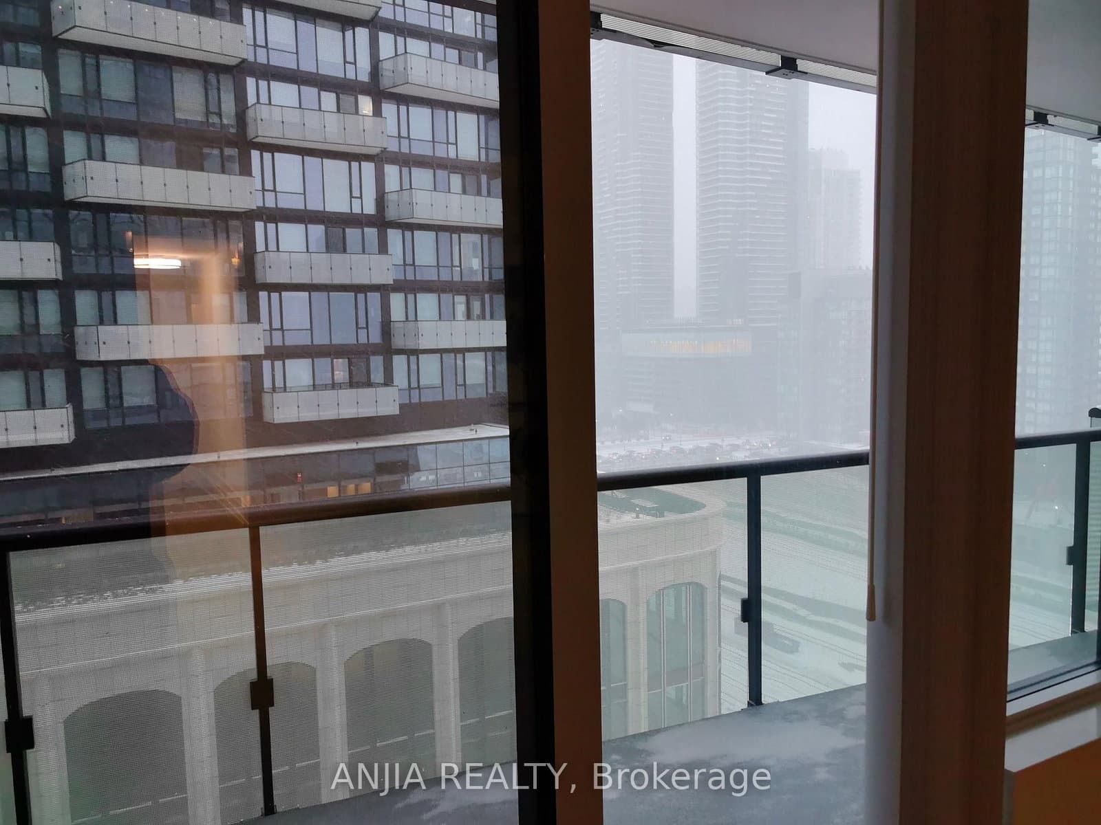 480 Front Street W, Unit 1011 thumbnail 9