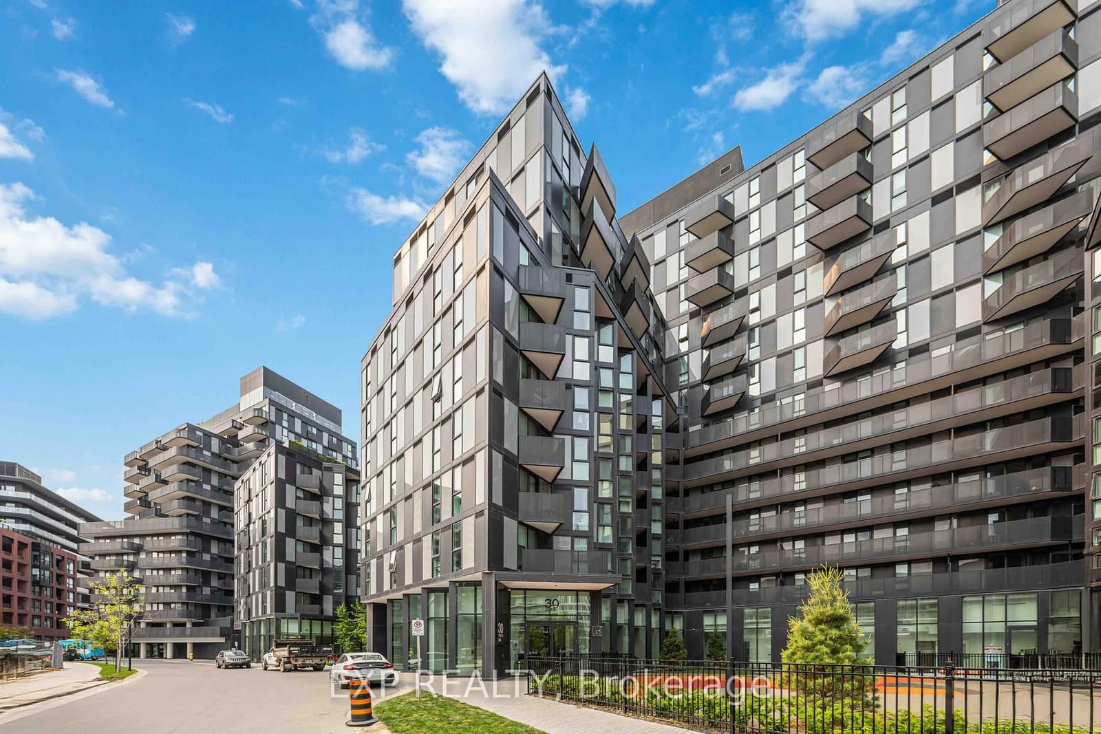 #219 - 30 Tretti Way