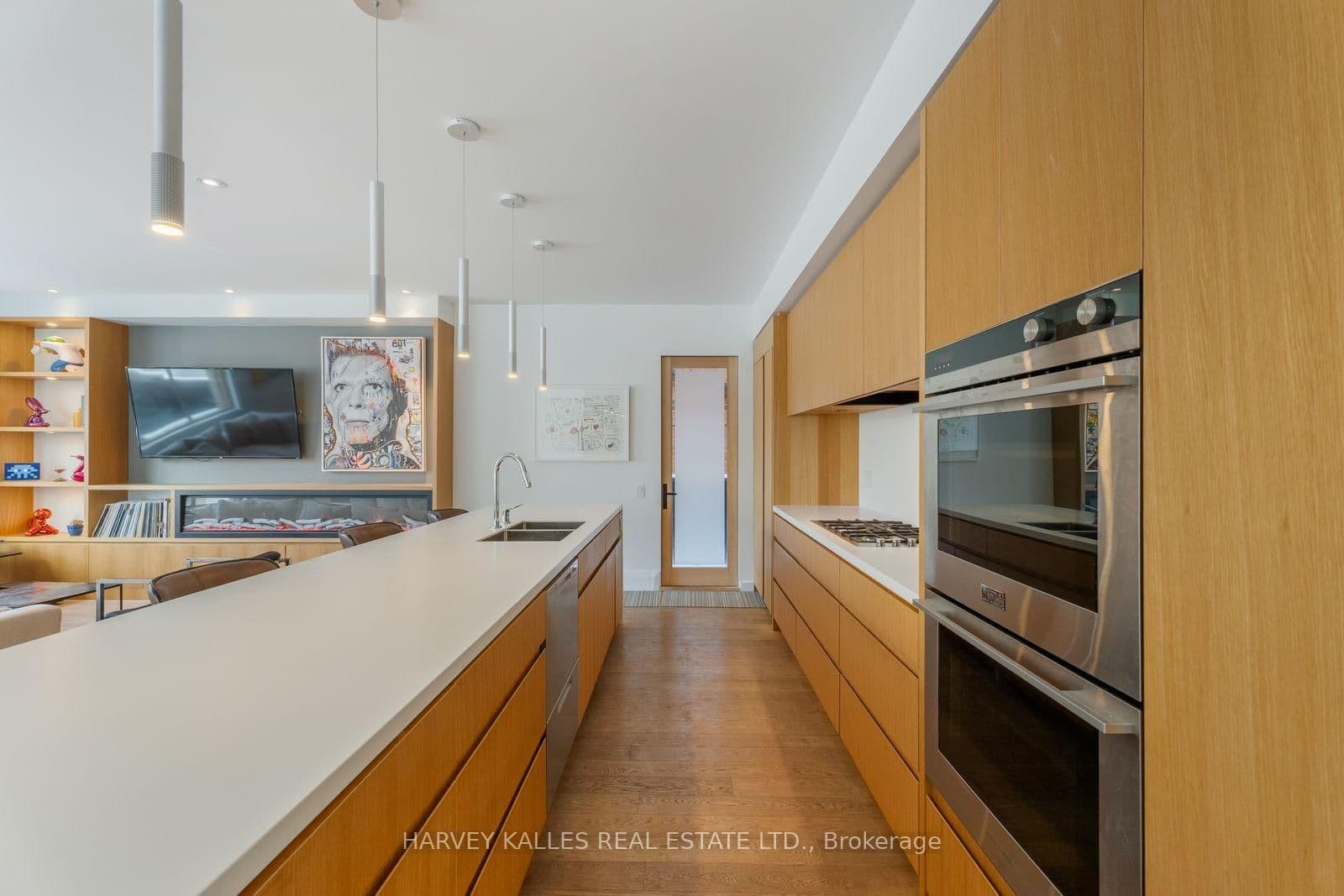 34 Coulson Avenue, Unit B thumbnail 12