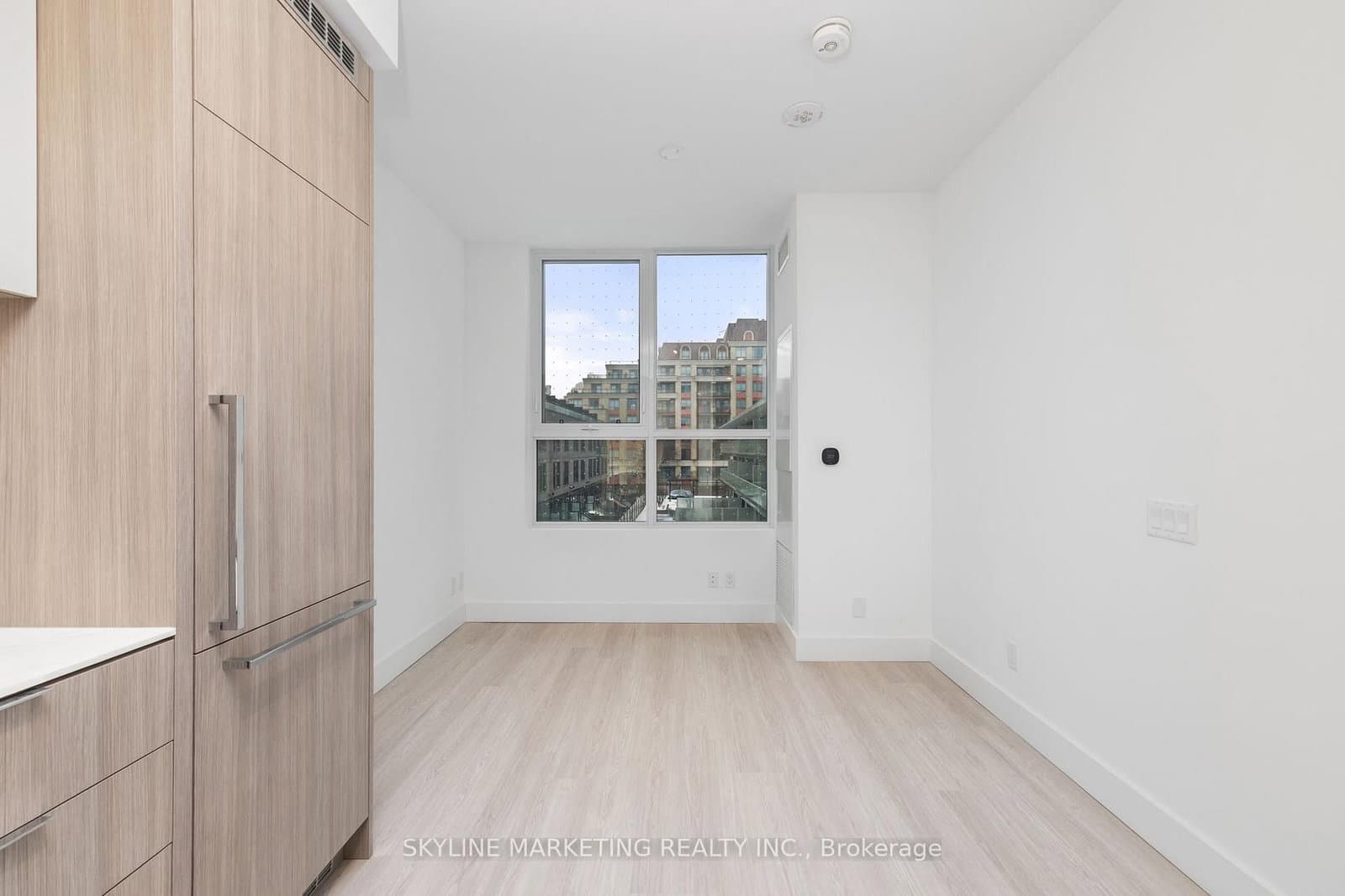 6 Greenbriar Road, Unit 210 thumbnail 3