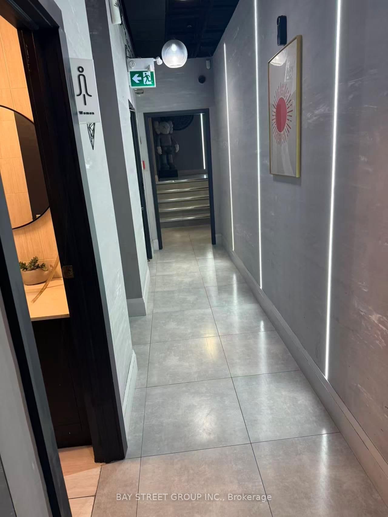 405 Dundas Street W thumbnail 8