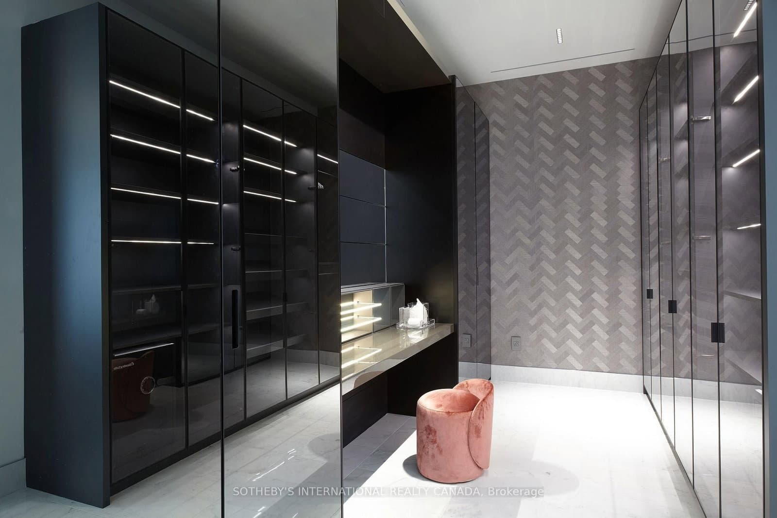 183 Wellington Street W, Unit 4602/03 thumbnail 23