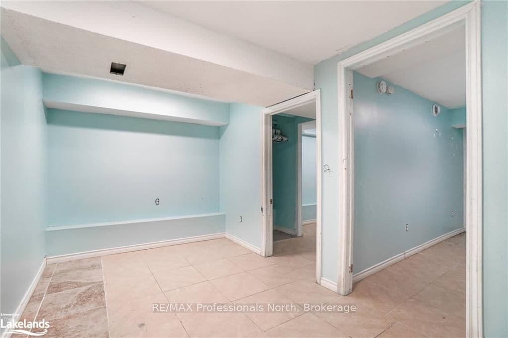 214 Gerrard Street E thumbnail 33