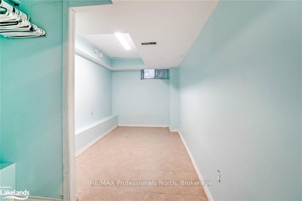 214 Gerrard Street E thumbnail 34