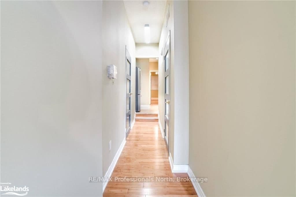 214 Gerrard Street E thumbnail 5