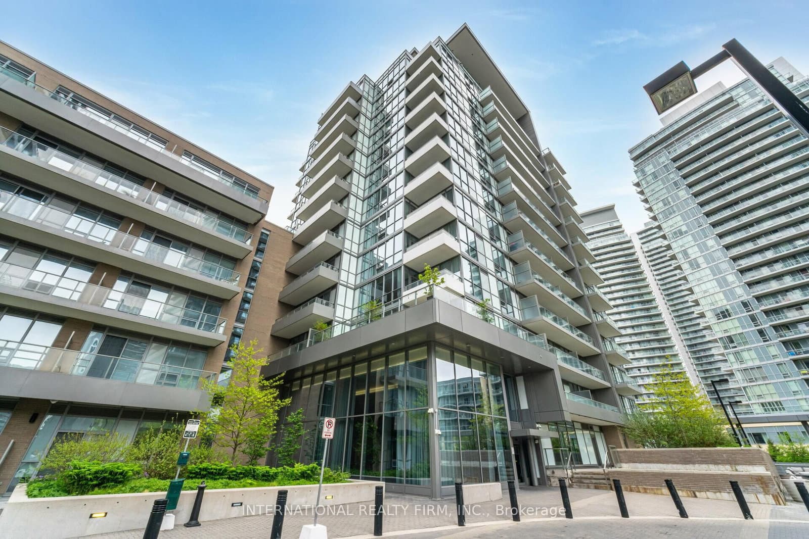 #303 - 52 Forest Manor Road