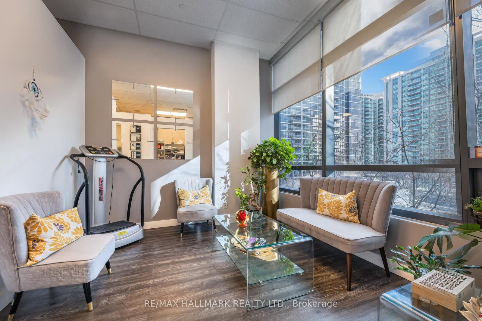 4789 Yonge Street, Unit 311 thumbnail 16