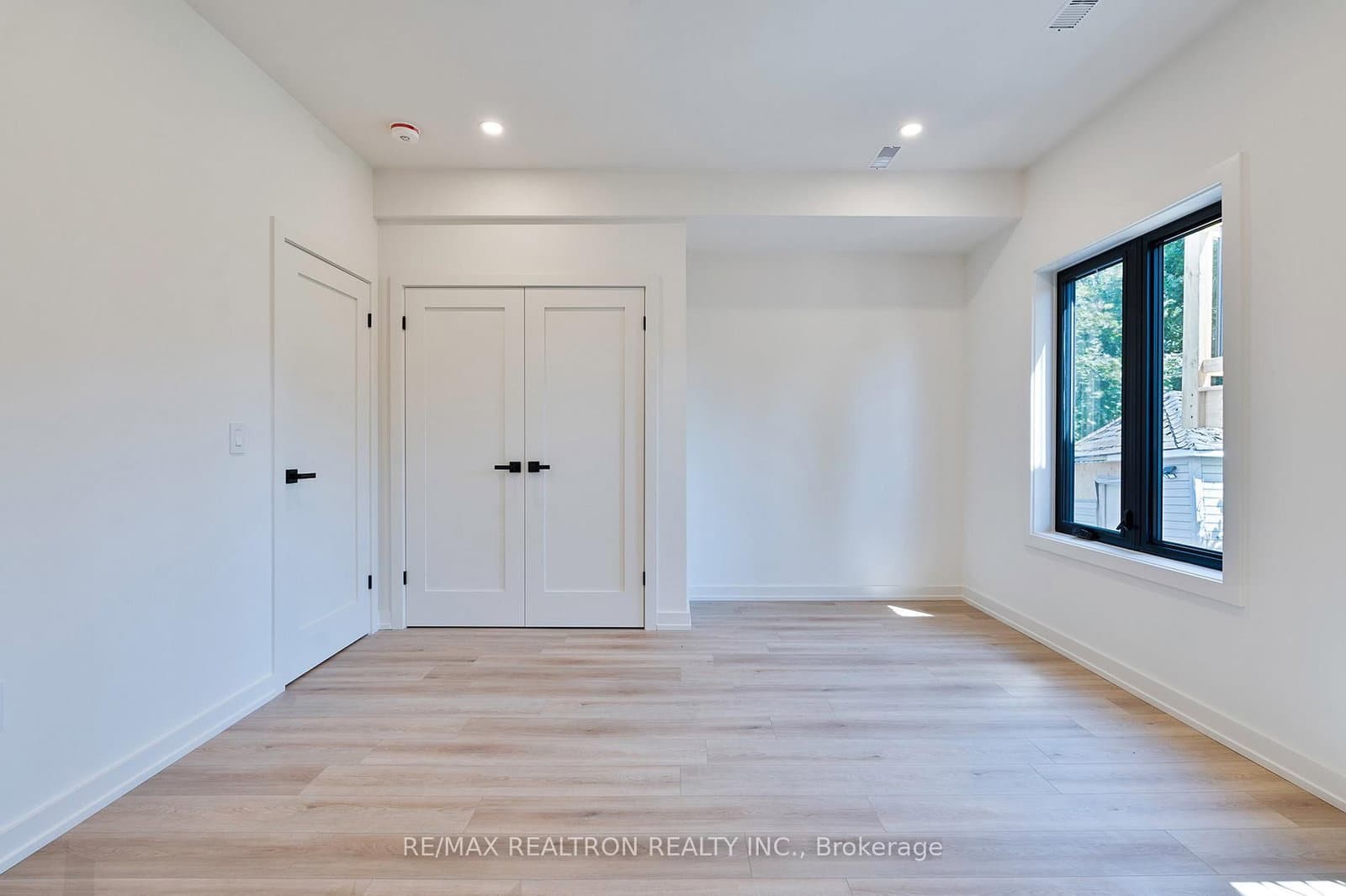 53 Alameda Avenue thumbnail 36