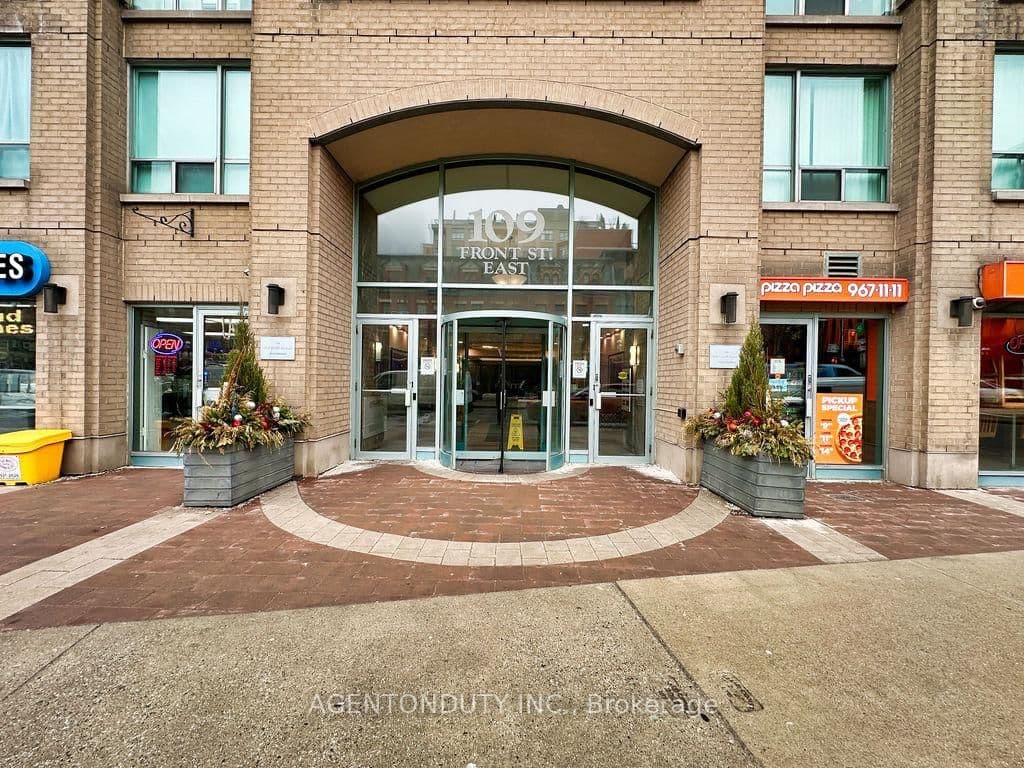 #626 - 109 Front Street E
