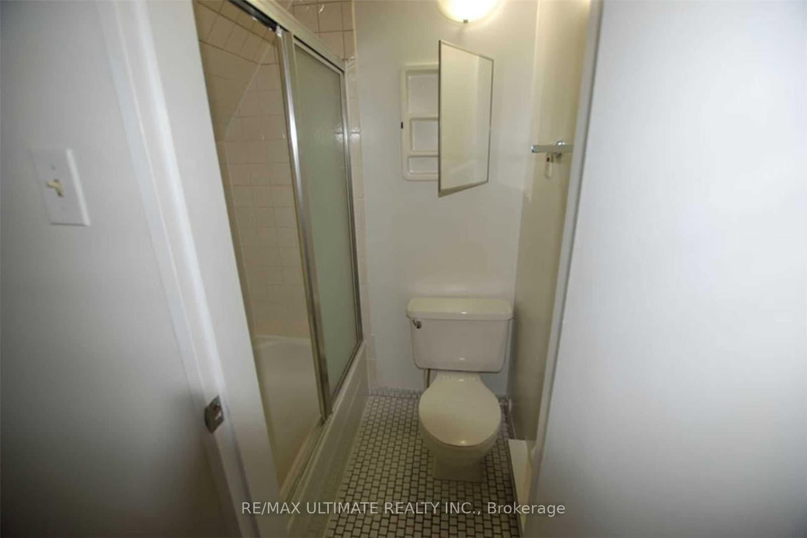 93 Spadina Road thumbnail 31