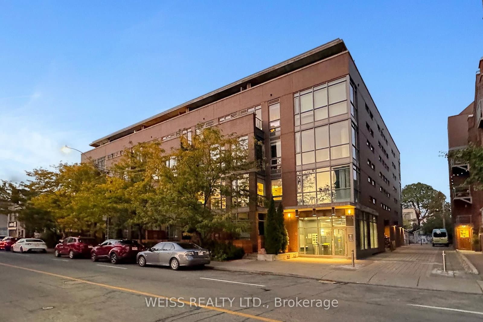 #215 - 707 Dovercourt Road