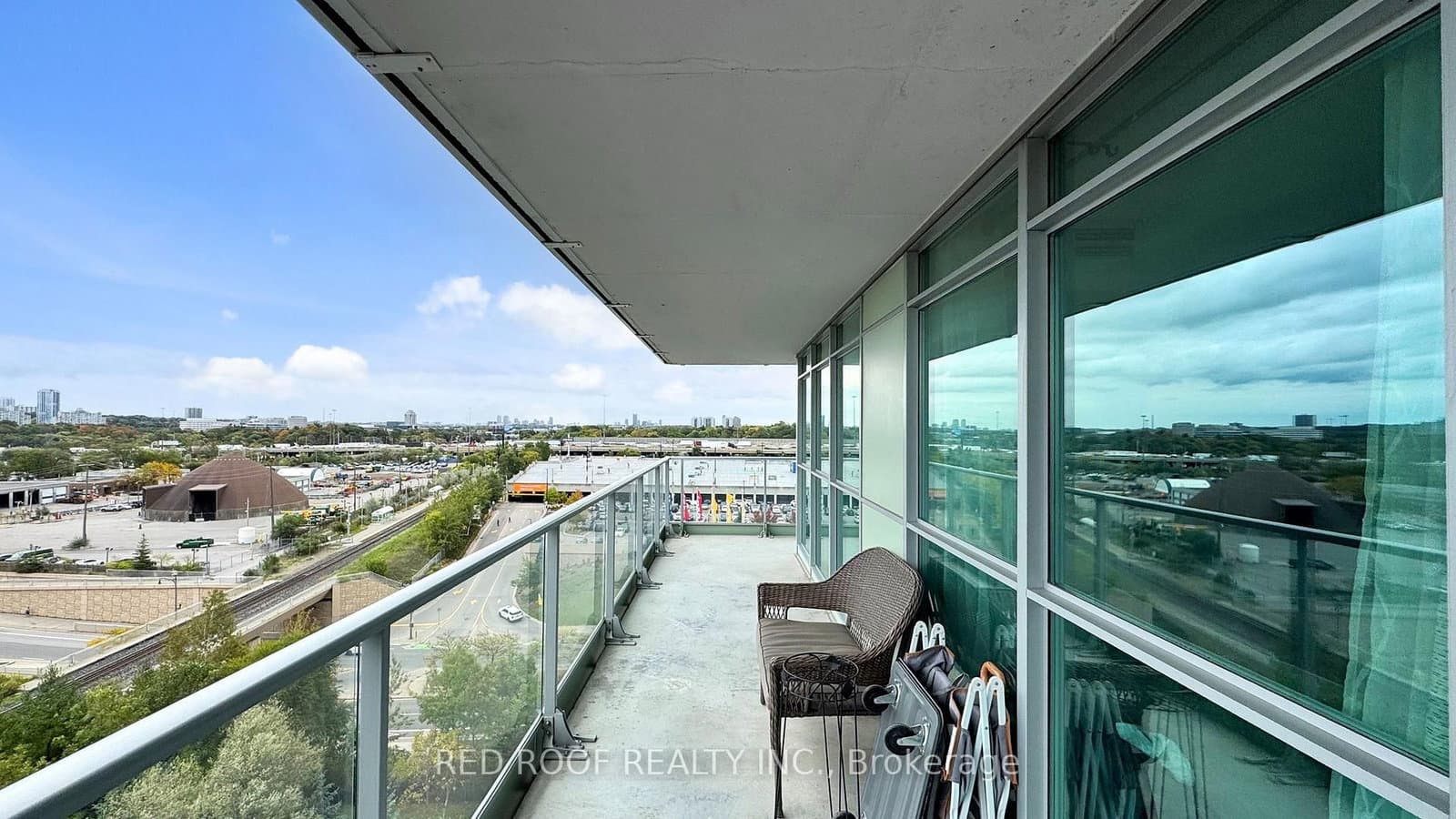 33 Singer Court, Unit 711 thumbnail 17