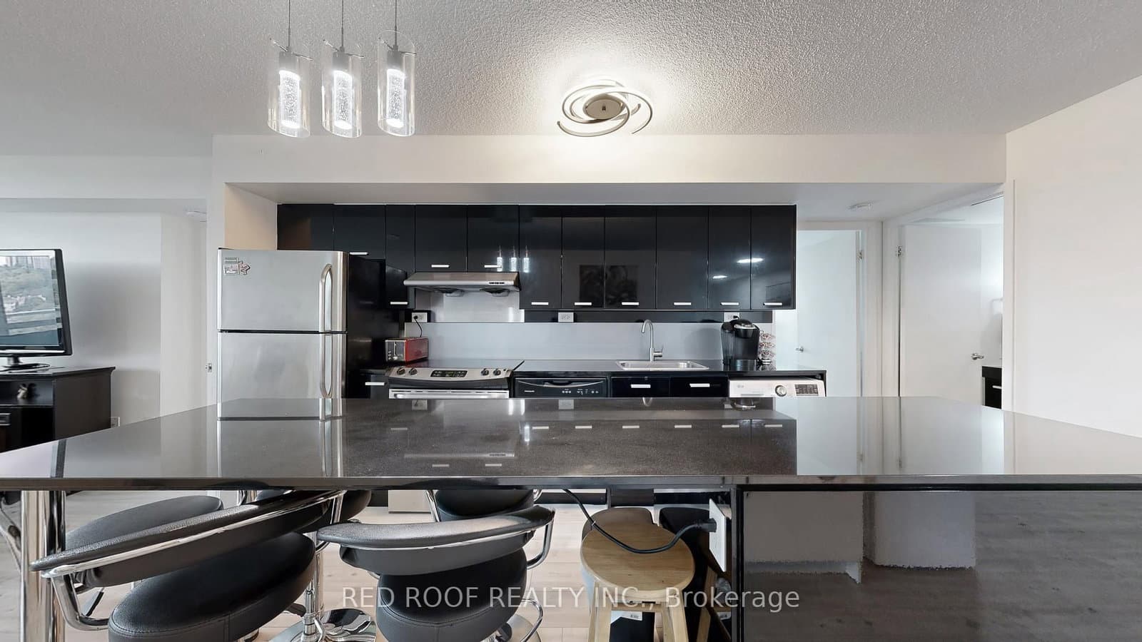 33 Singer Court, Unit 711 thumbnail 6