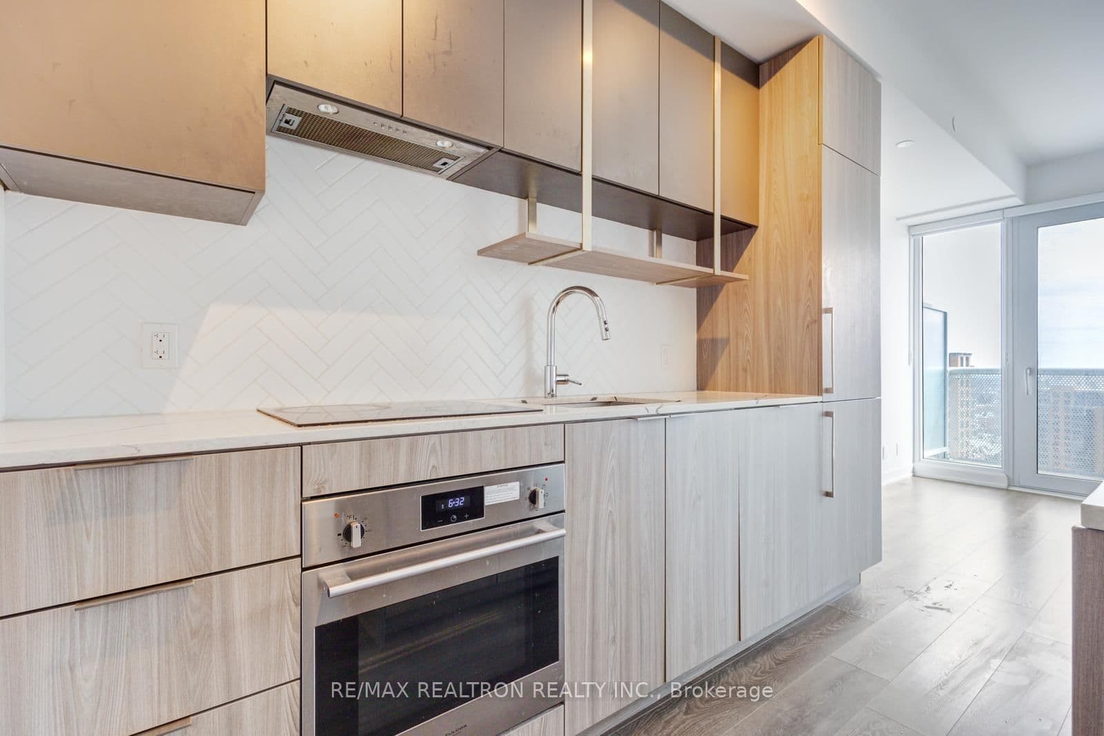 15 Holmes Avenue, Unit 1701 thumbnail 17