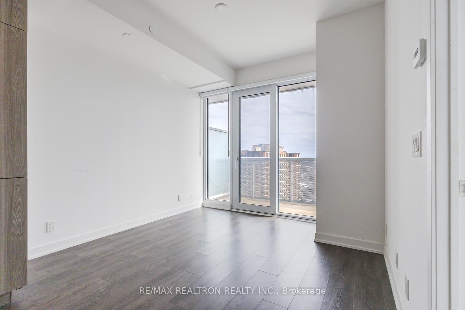 15 Holmes Avenue, Unit 1701 thumbnail 20