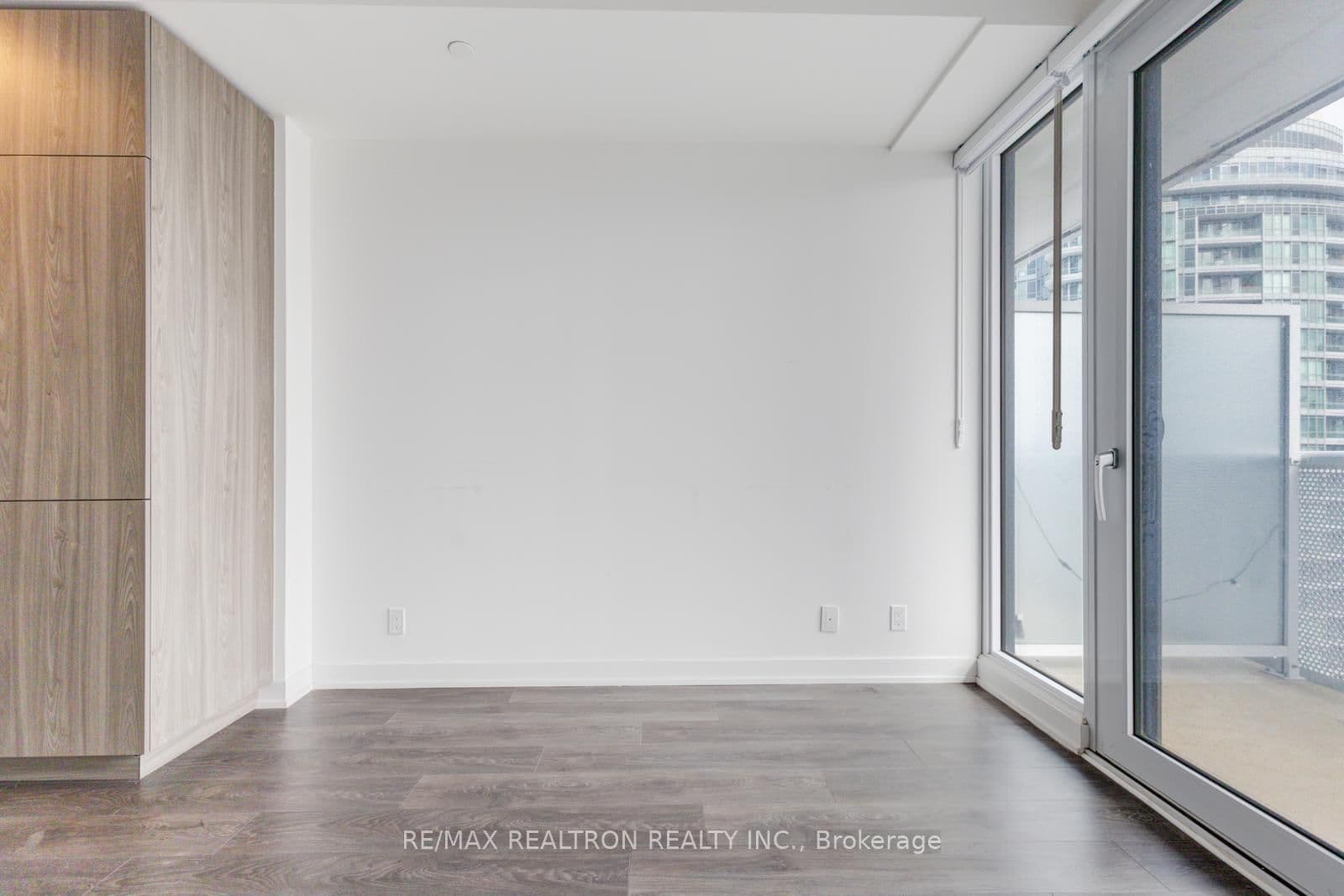 15 Holmes Avenue, Unit 1701 thumbnail 21