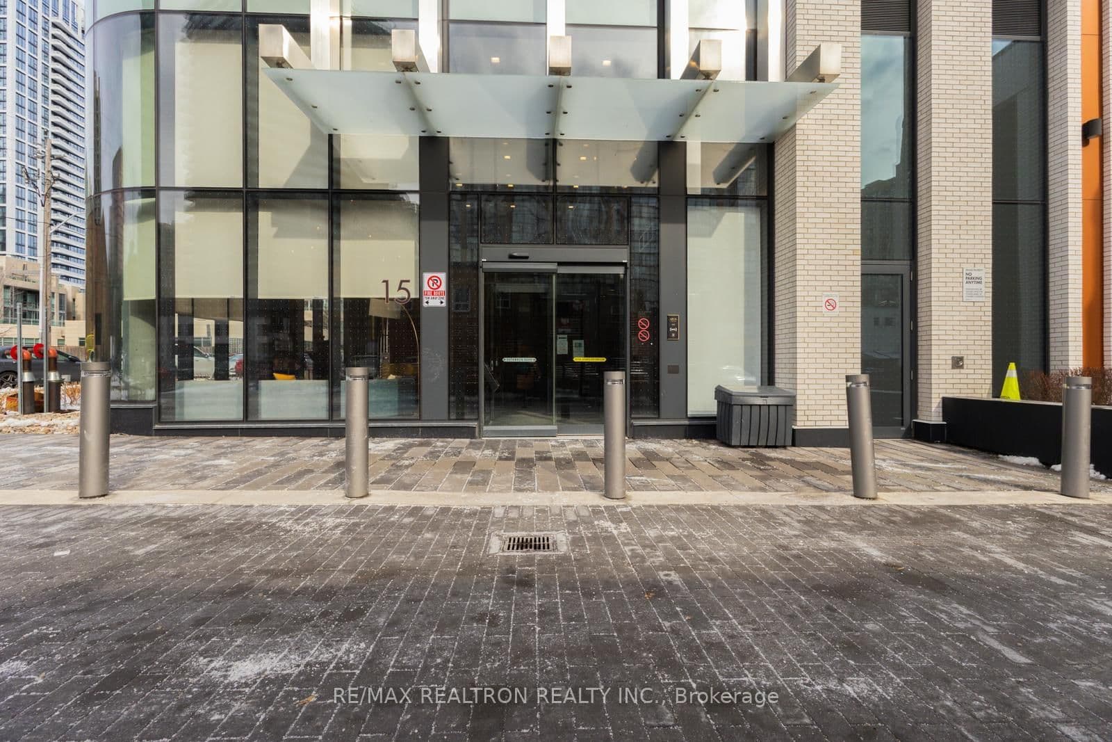 15 Holmes Avenue, Unit 1701 thumbnail 3