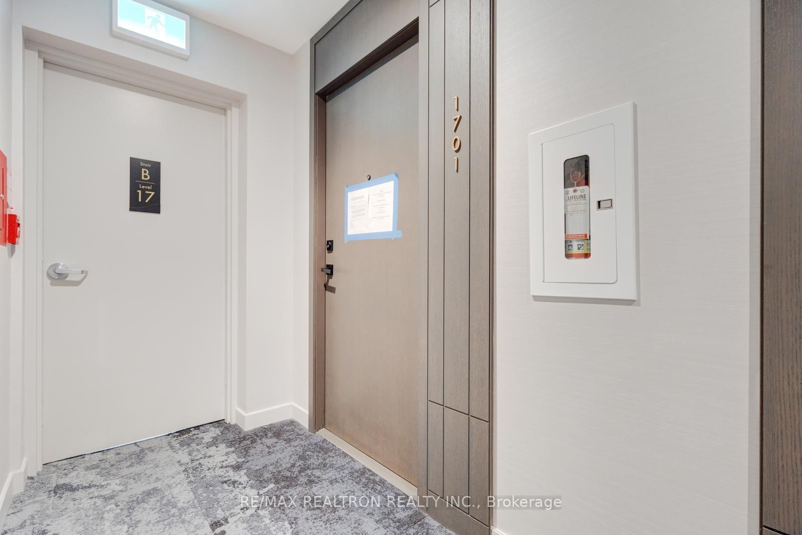 15 Holmes Avenue, Unit 1701 thumbnail 4
