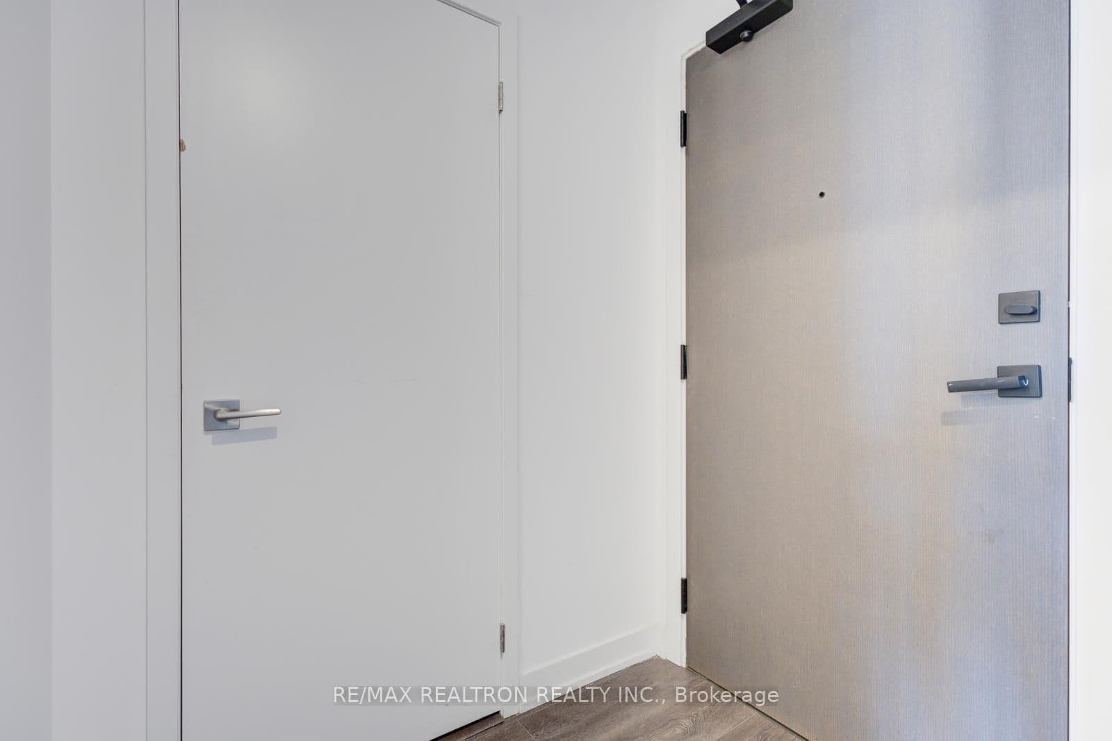 15 Holmes Avenue, Unit 1701 thumbnail 7