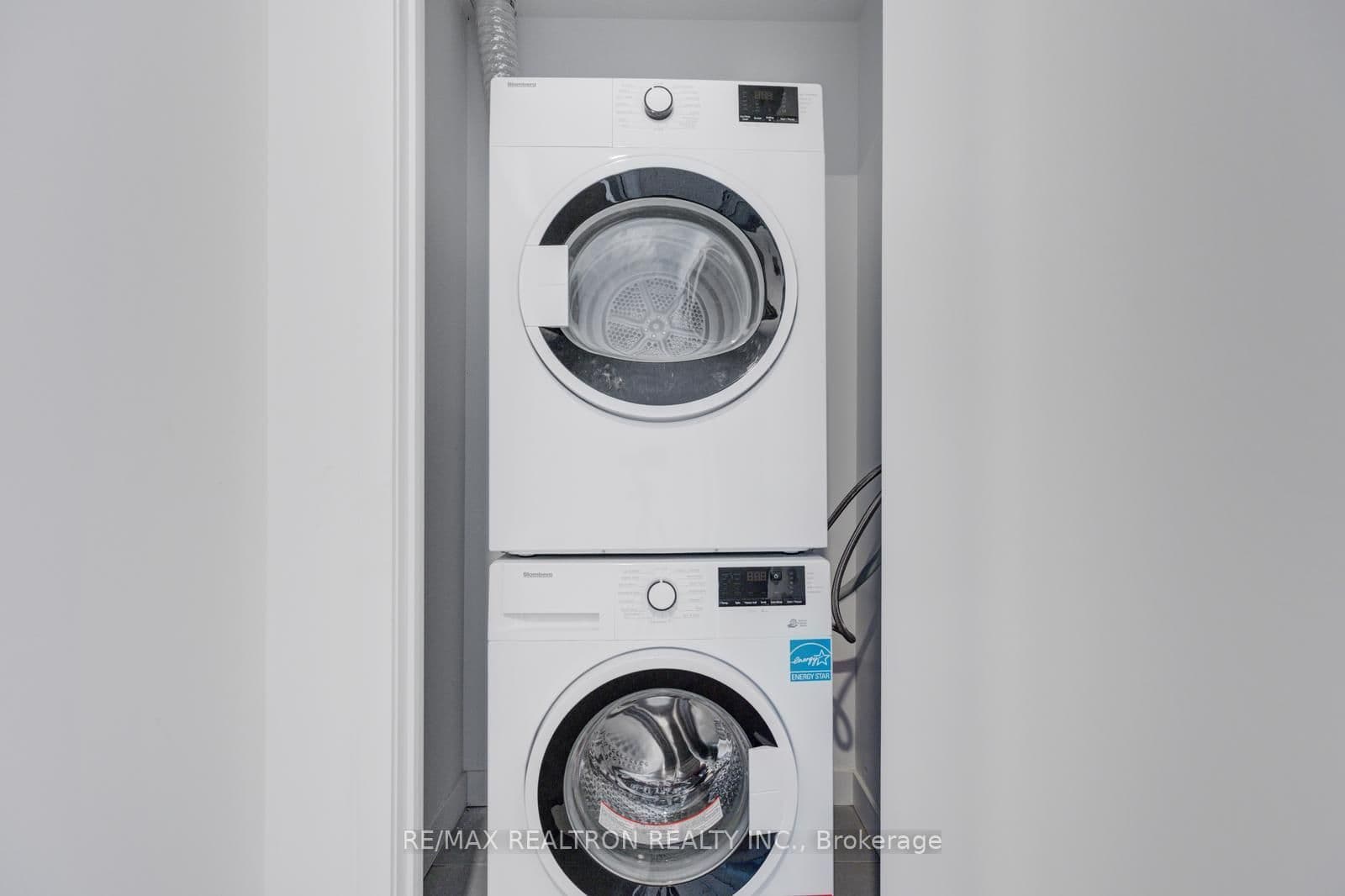 15 Holmes Avenue, Unit 1701 thumbnail 8