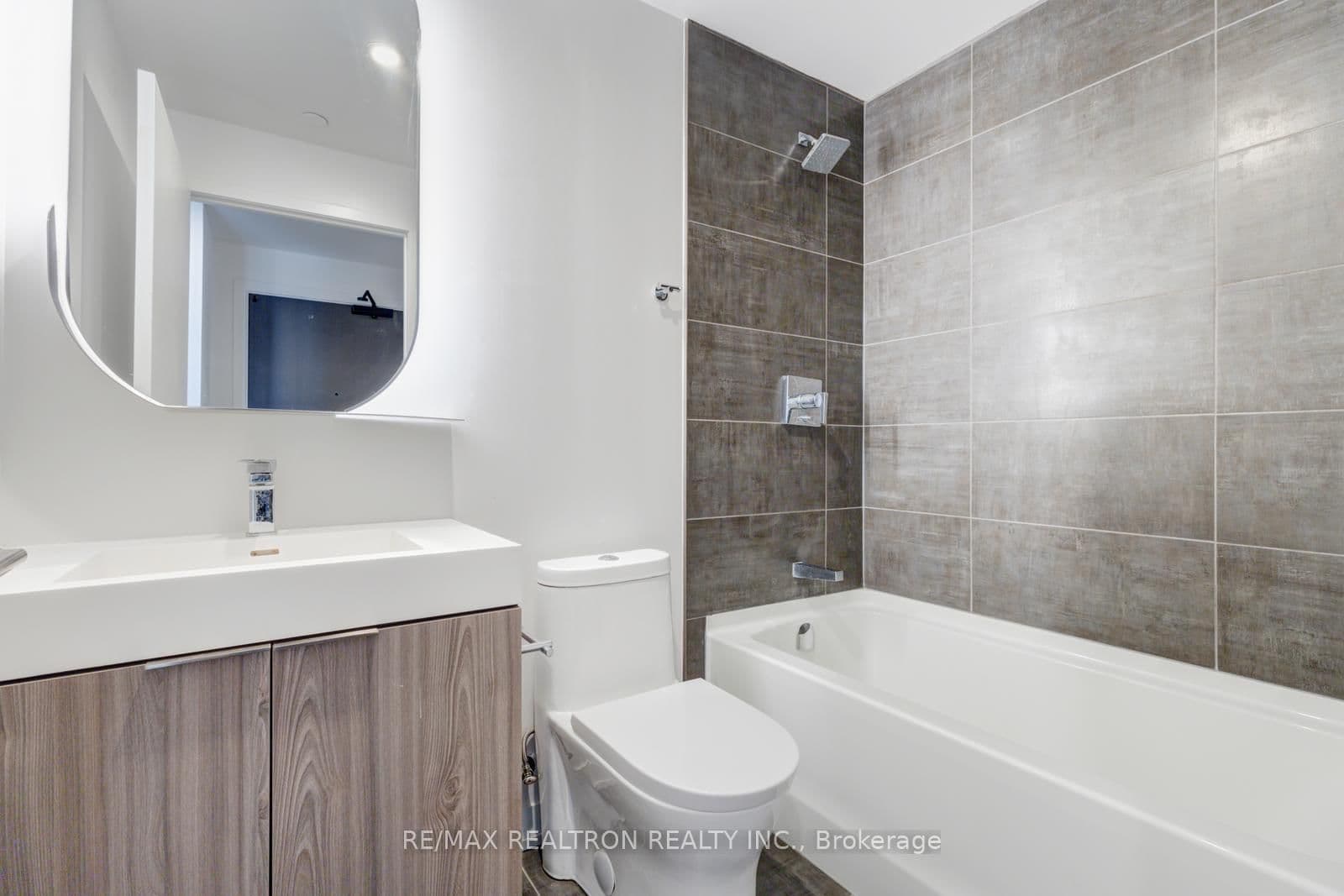 15 Holmes Avenue, Unit 1701 thumbnail 9