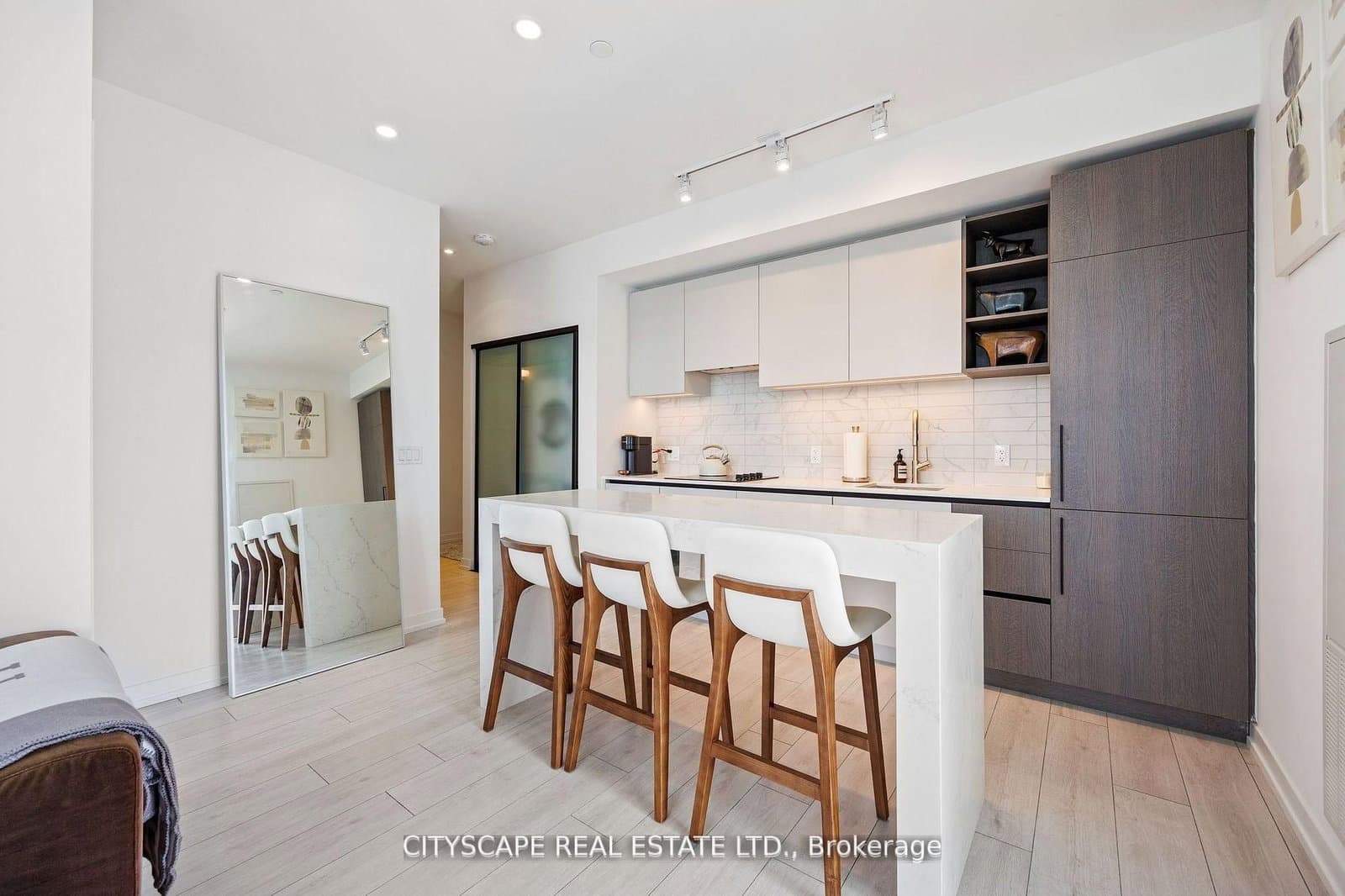 55 Mercer Street S, Unit 1802 thumbnail 14