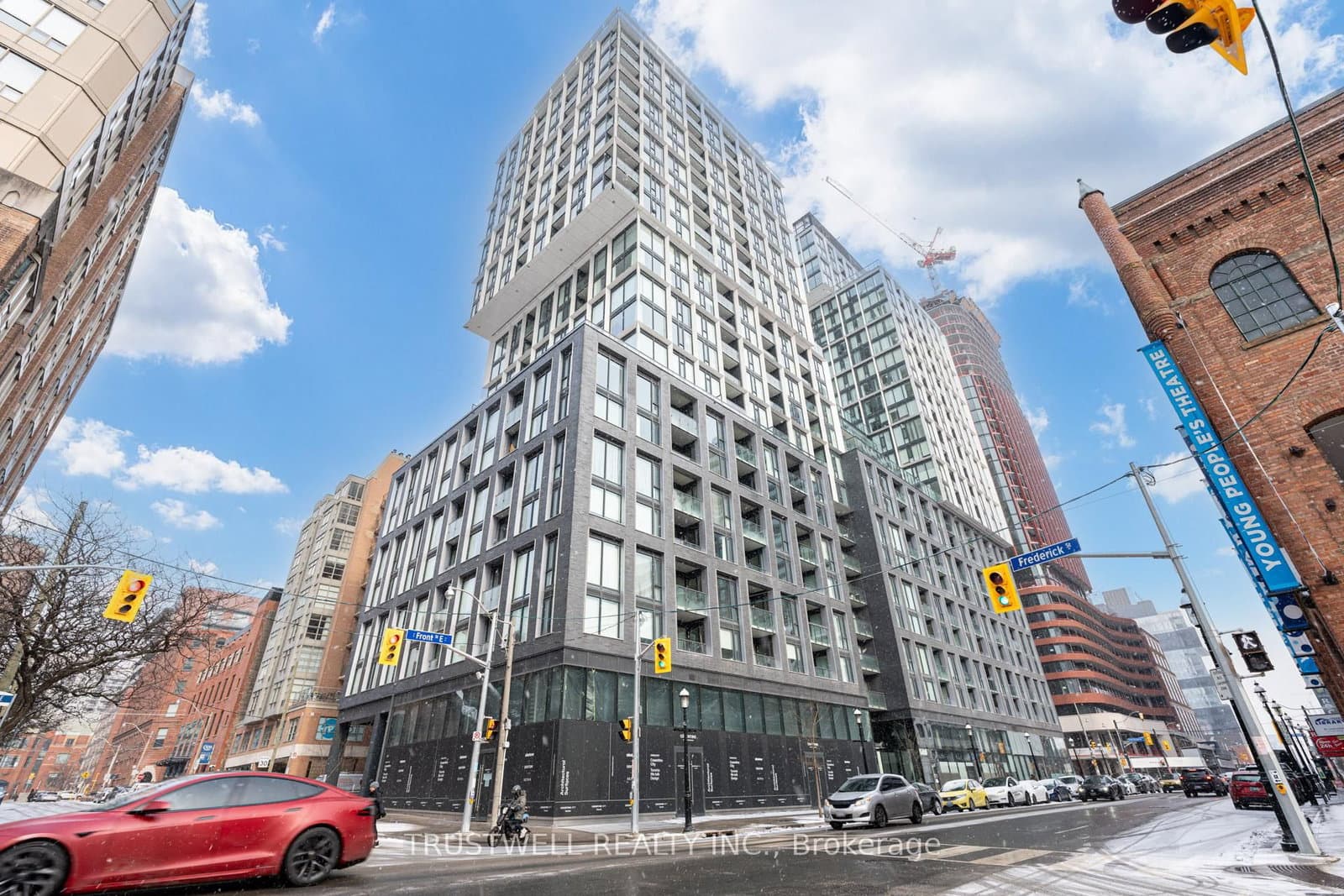 #1004 - 158 Front Street E