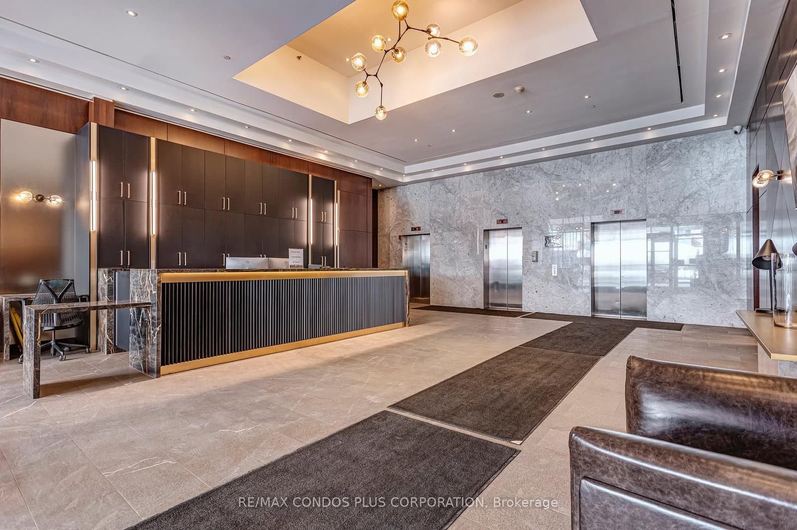 36 Blue Jays Way, Unit 930 thumbnail 18