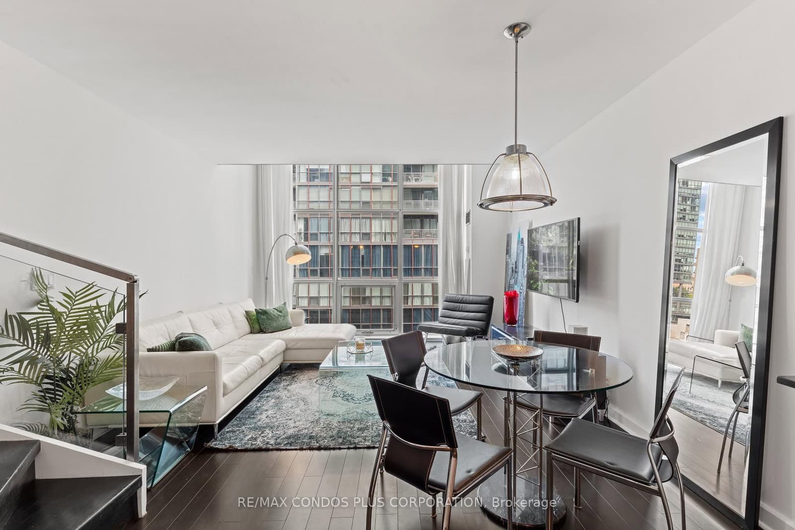 36 Blue Jays Way, Unit 930 thumbnail 6
