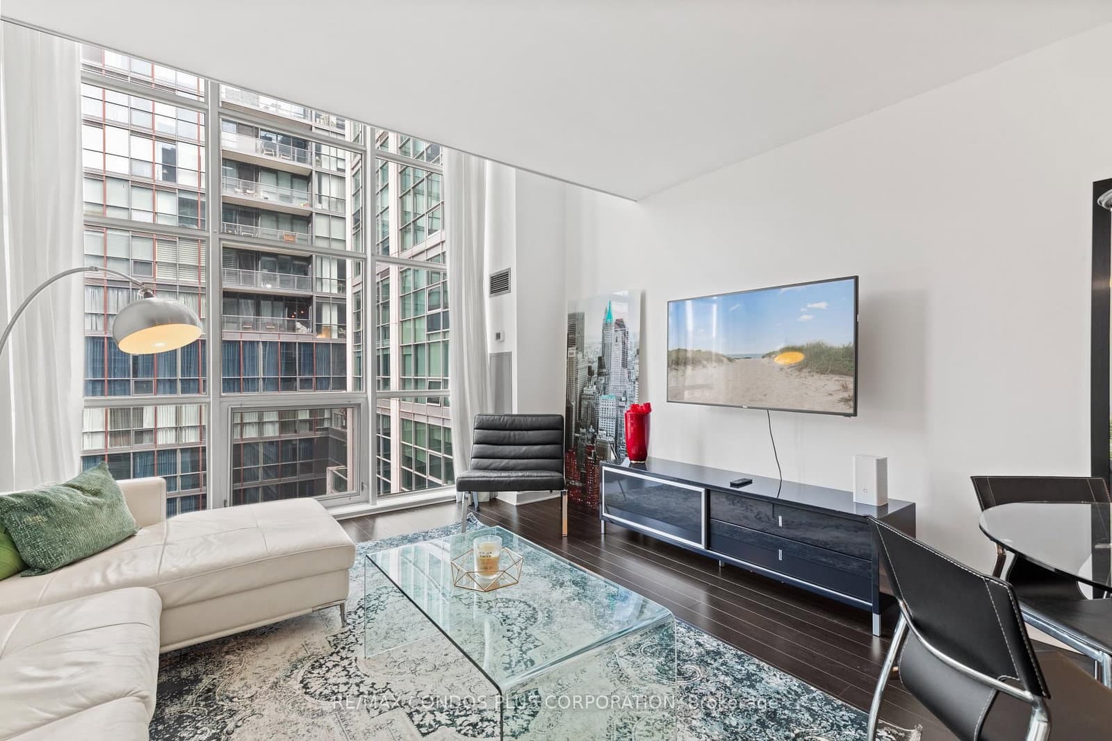 36 Blue Jays Way, Unit 930 thumbnail 7