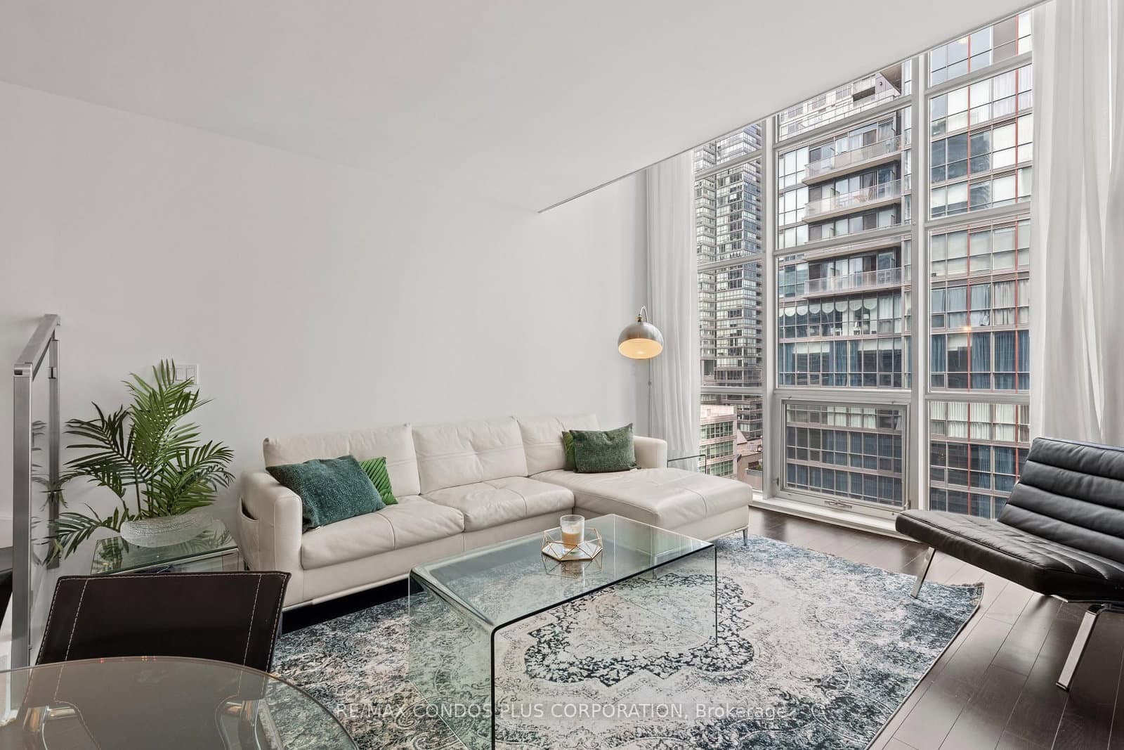 36 Blue Jays Way, Unit 930 thumbnail 8
