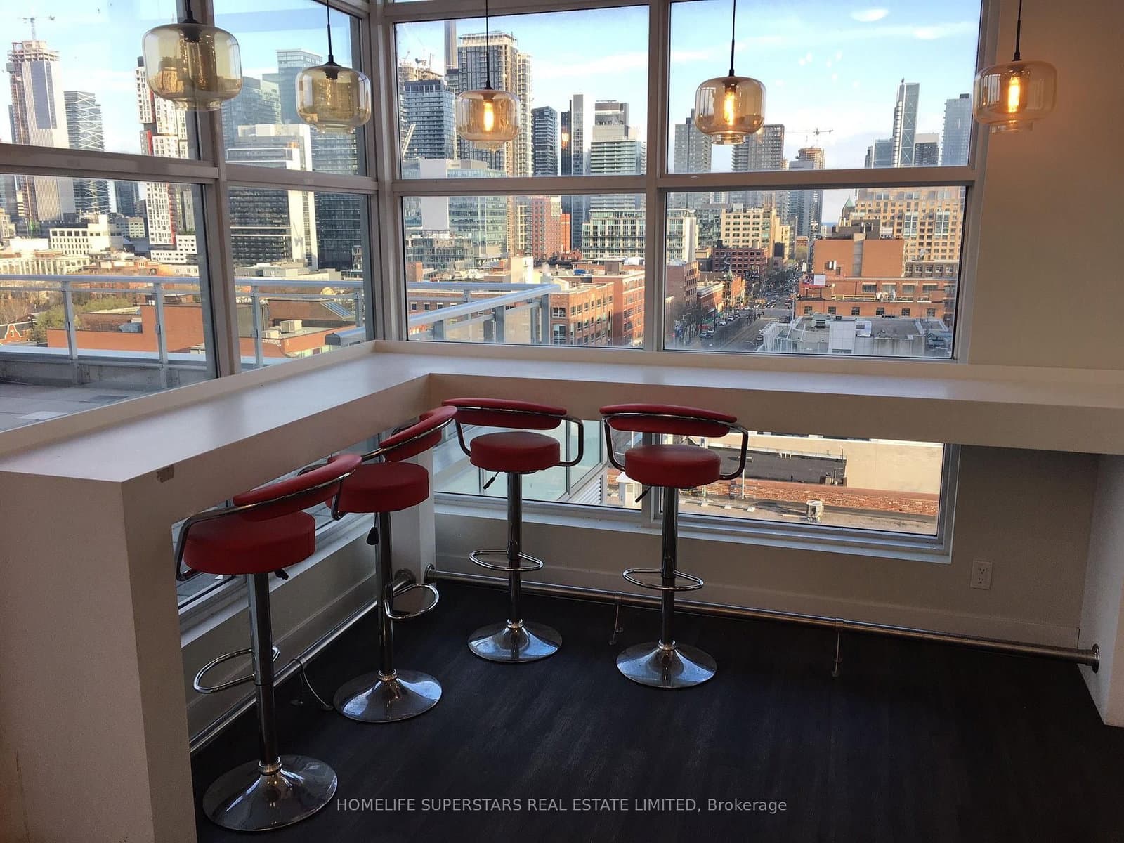 10 Willison Square N, Unit 305 thumbnail 3